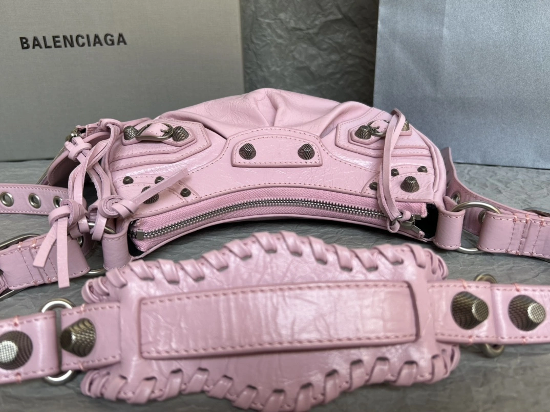 MOMO-- 218593i161 6713091VG9Y6904 high quality version Le Cagole item:D-B177I2529
