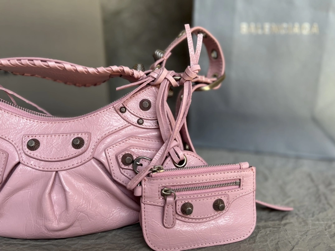 MOMO-- 218593i161 6713091VG9Y6904 high quality version Le Cagole item:D-B177I2529