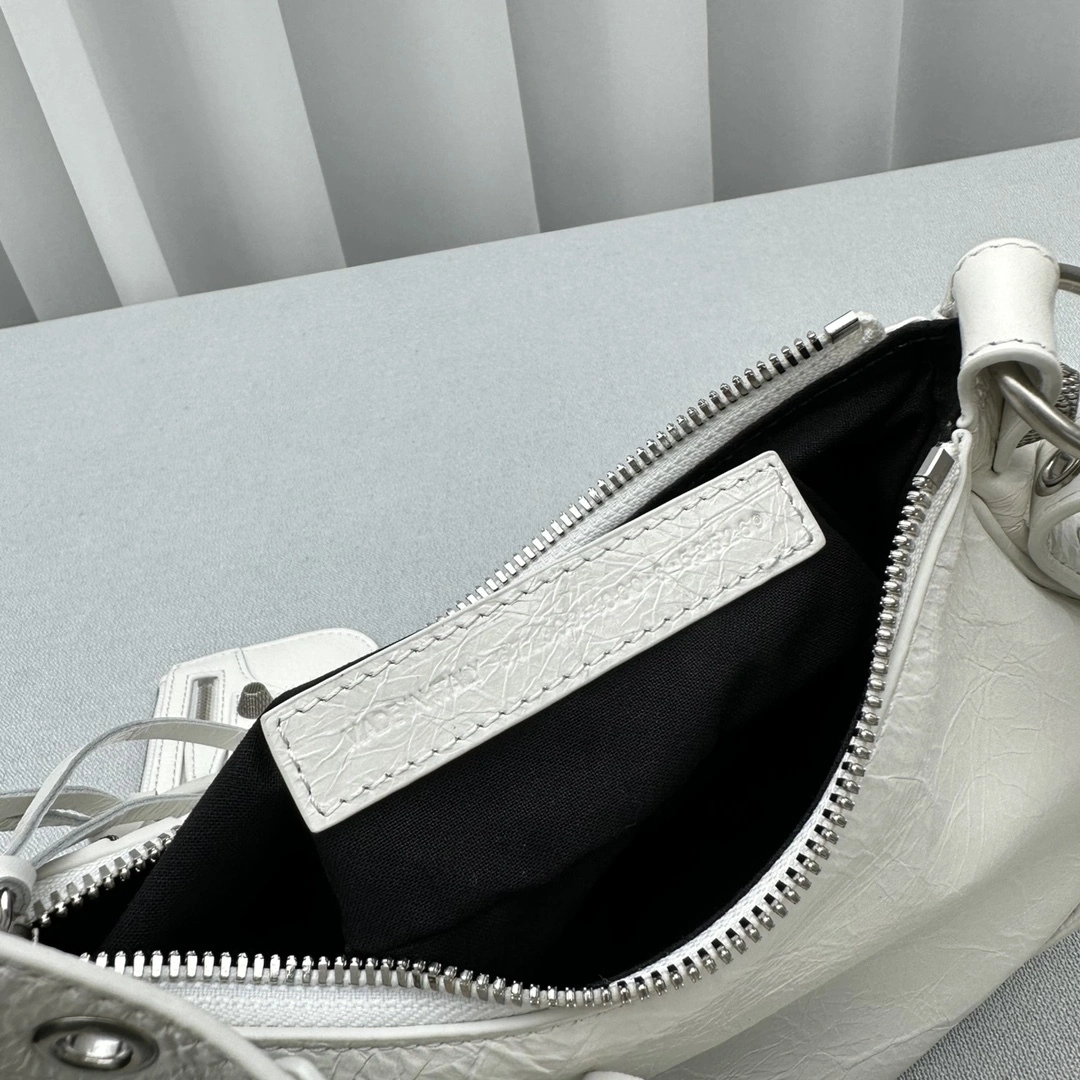 MOMO-- 218593i161 6713091VG9Y9104 high quality version Le Cagole item:D-B202J0822
