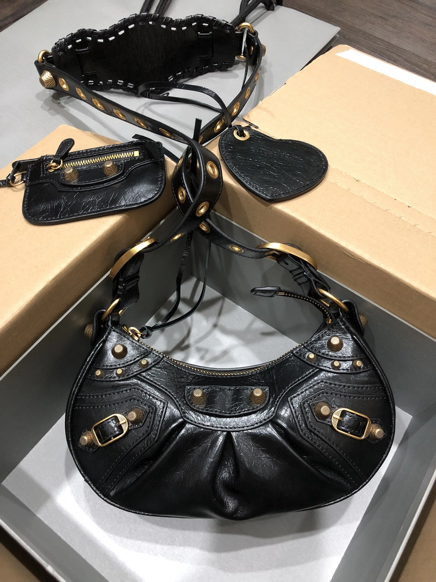 MOMO-- 218593i161 671309210F61000 high quality version Le Cagole item:D-B000J0830