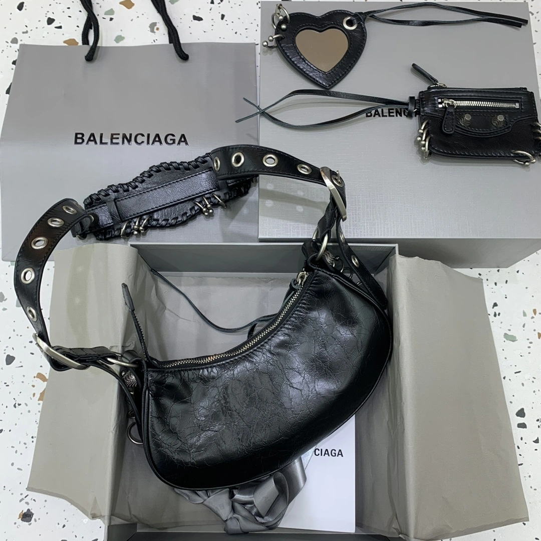 MOMO-- 218593i161 671309210G81000 high quality version item:D-B563I2510