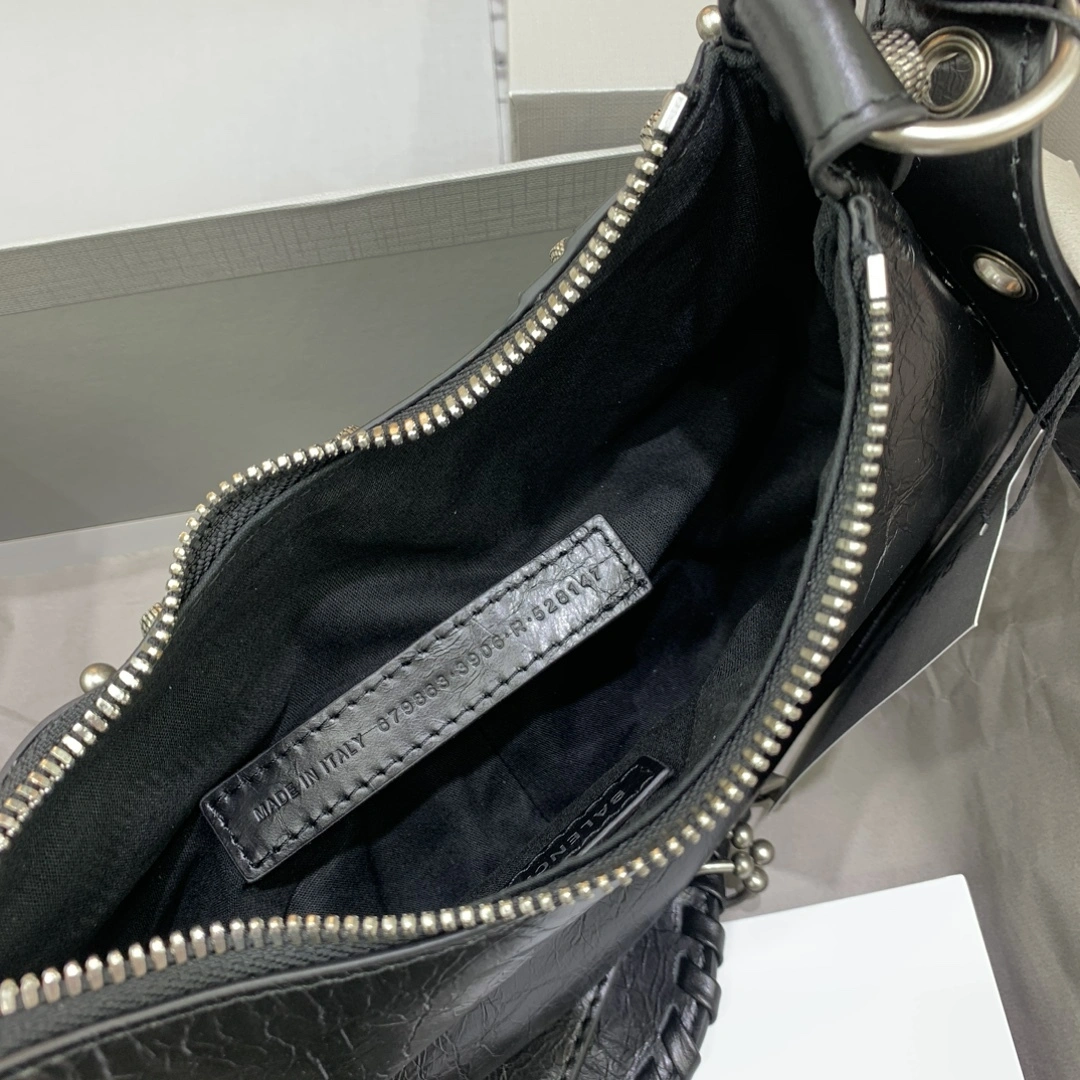 MOMO-- 218593i161 671309210G81000 high quality version item:D-B563I2510