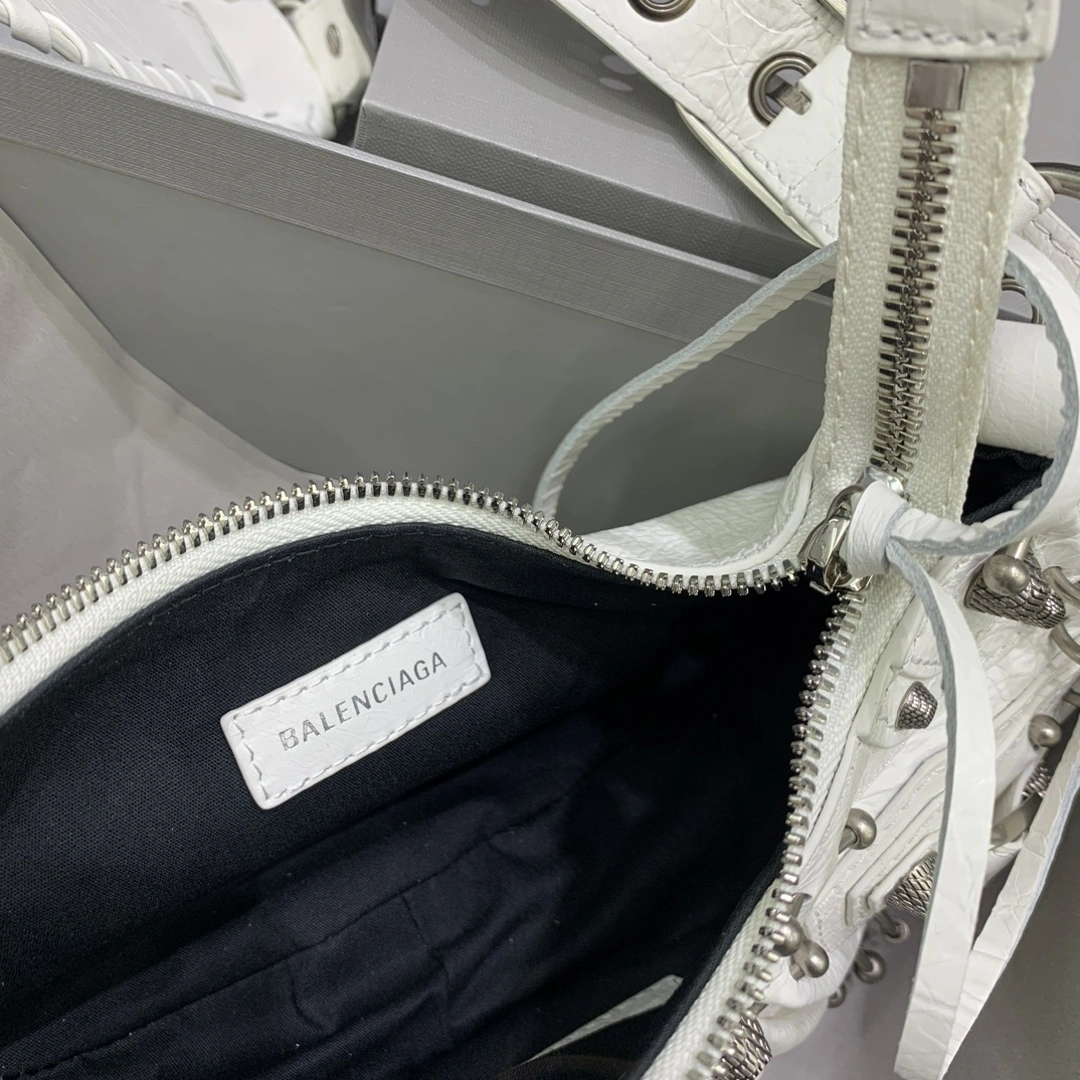 MOMO-- 218593i161 671309210G89104 high quality version Le Cagole item:D-B563I2502