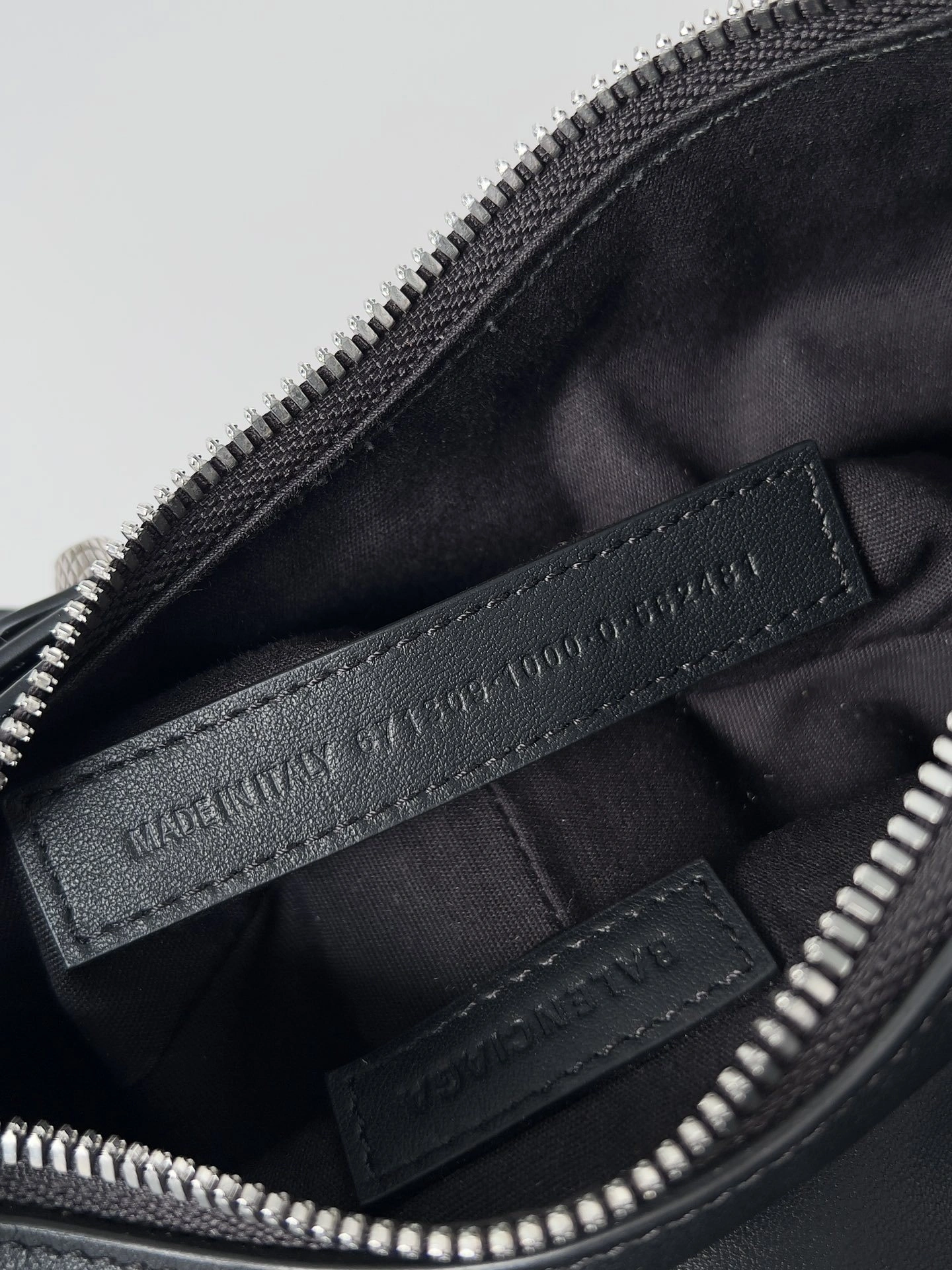 MOMO-- 218593i161 6713092AAPD1000 Le Cagole Calfskin item:D-B063G2076