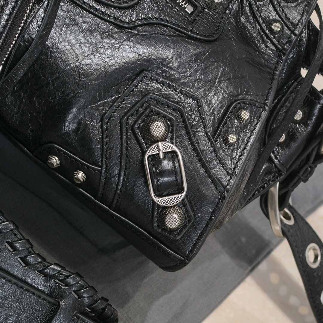 MOMO-- 218593i161 700940210B01000 high quality version sheepskin item:D-B000J0826