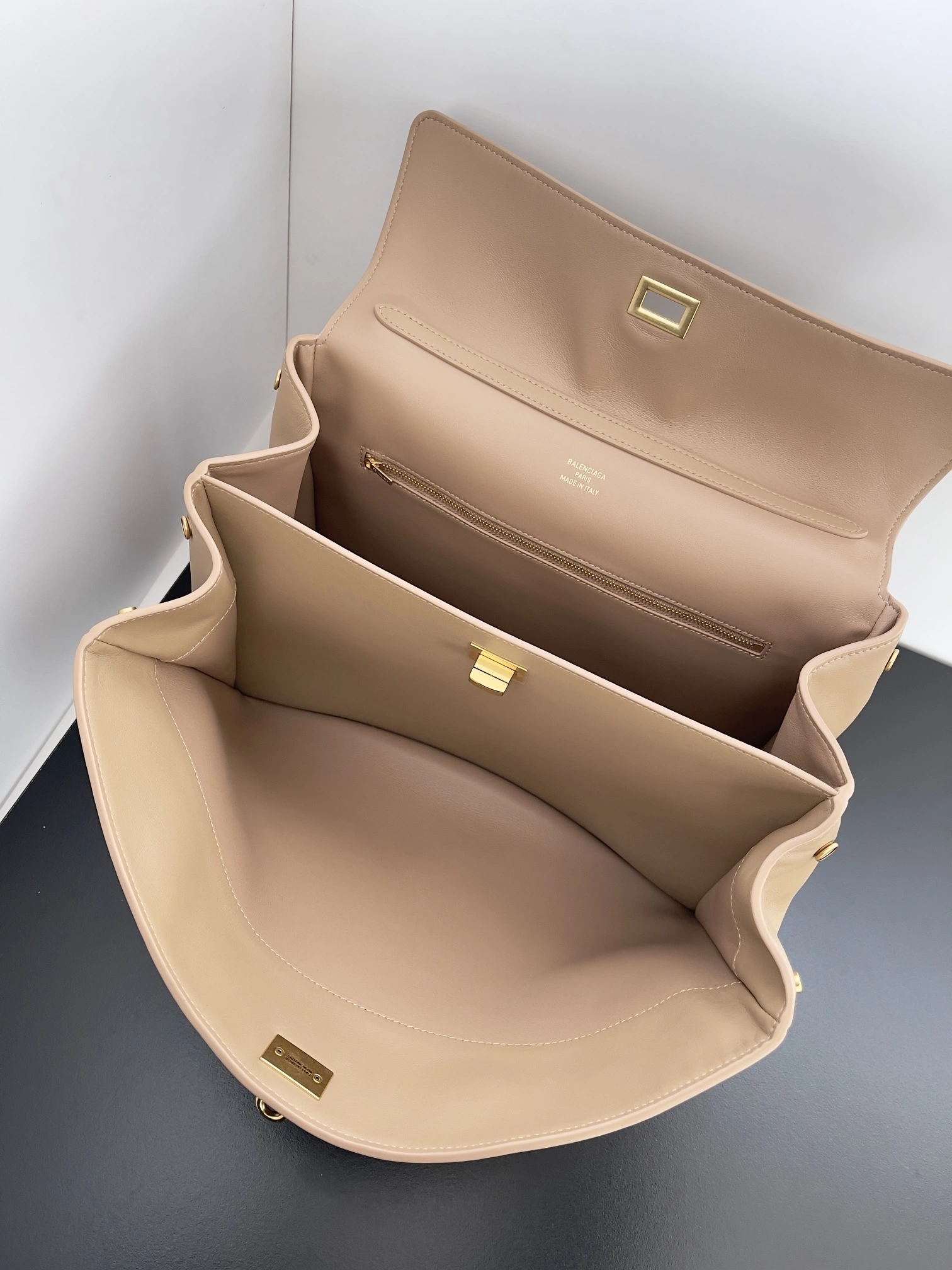 &MOMO-- 218593i161 7897722AA4V2621 high quality version item:E-B177I1708