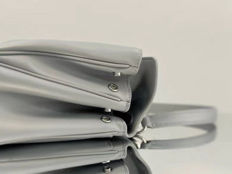 MOMO-- 218593i161 7897792AA4U1142 high quality version Rodeo bag item:E-B000G1909