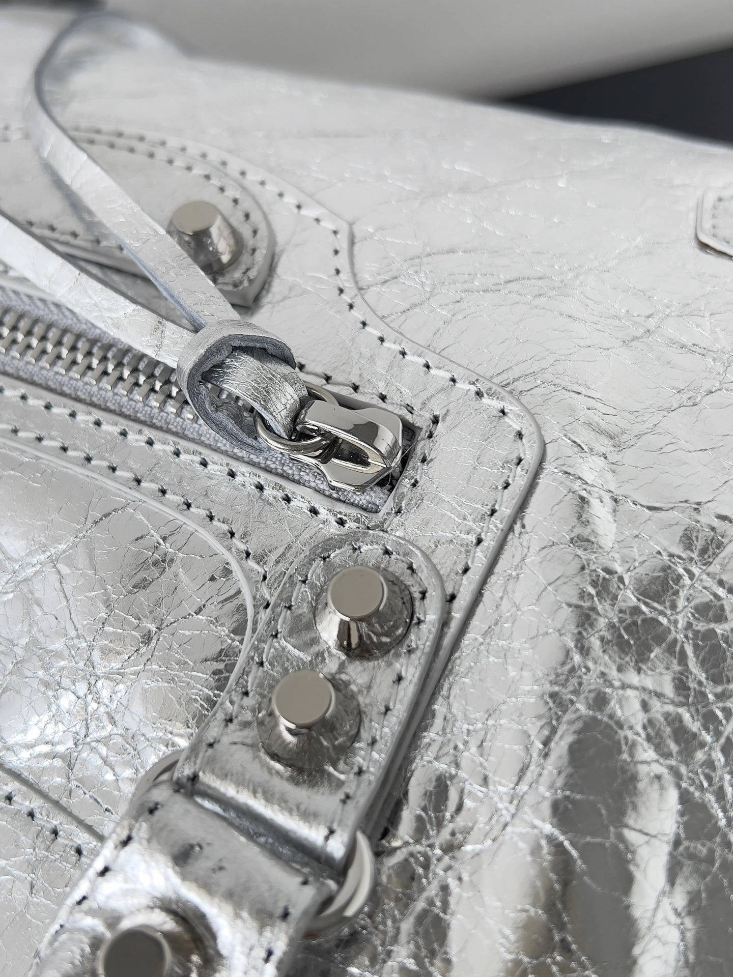 MOMO-- 218593i161 7977892AA9R8122 Le City item:D-B063G2289