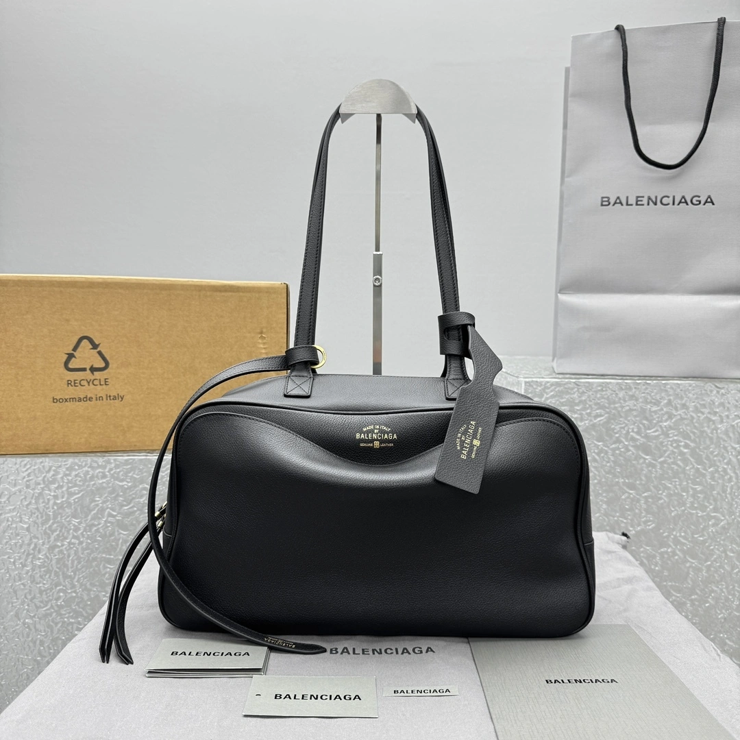 MOMO-- 218593i161 8264252ABNQ1000 high quality version CARRIE item:E-B664G1720