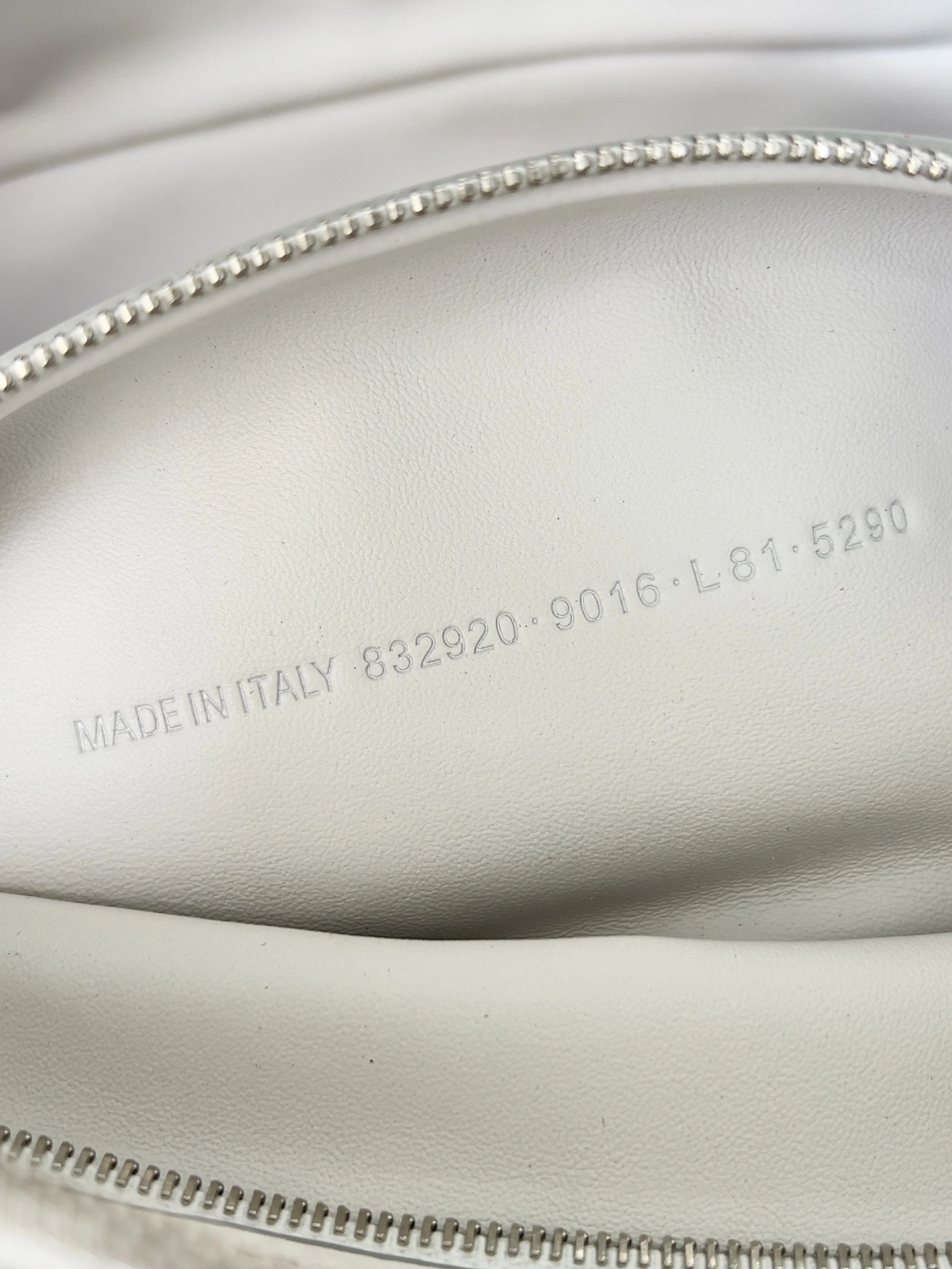 MOMO-- 218593i161 8329202ABNP9016 high quality version item:E-B063J1801