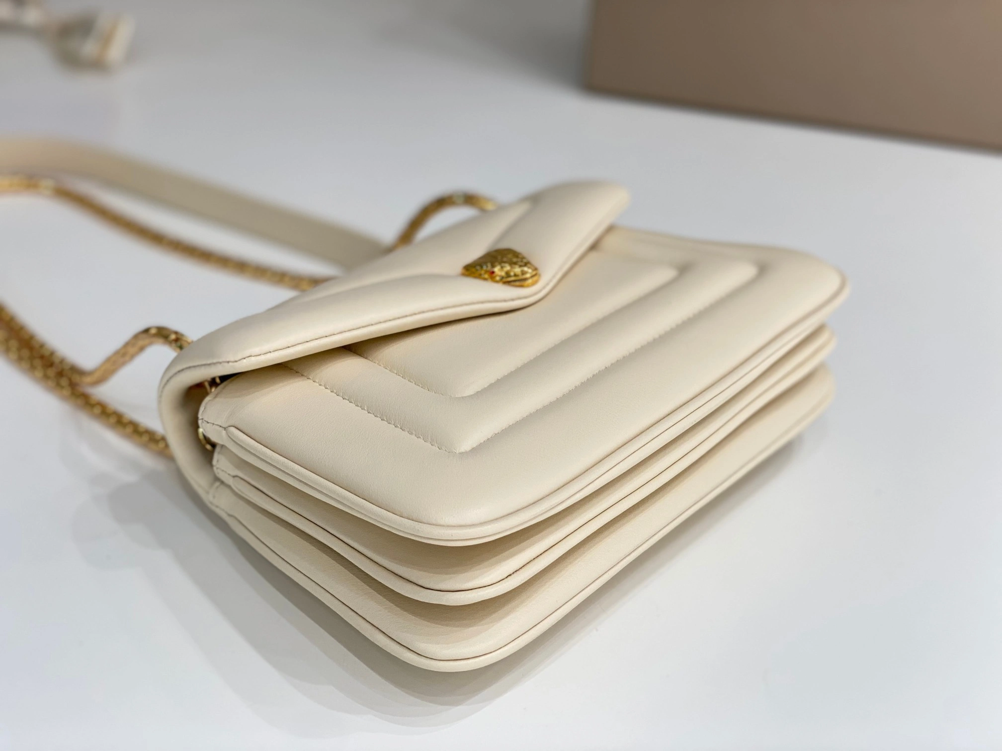 MOMO-- 292123 high quality version item：C-B063G2112R