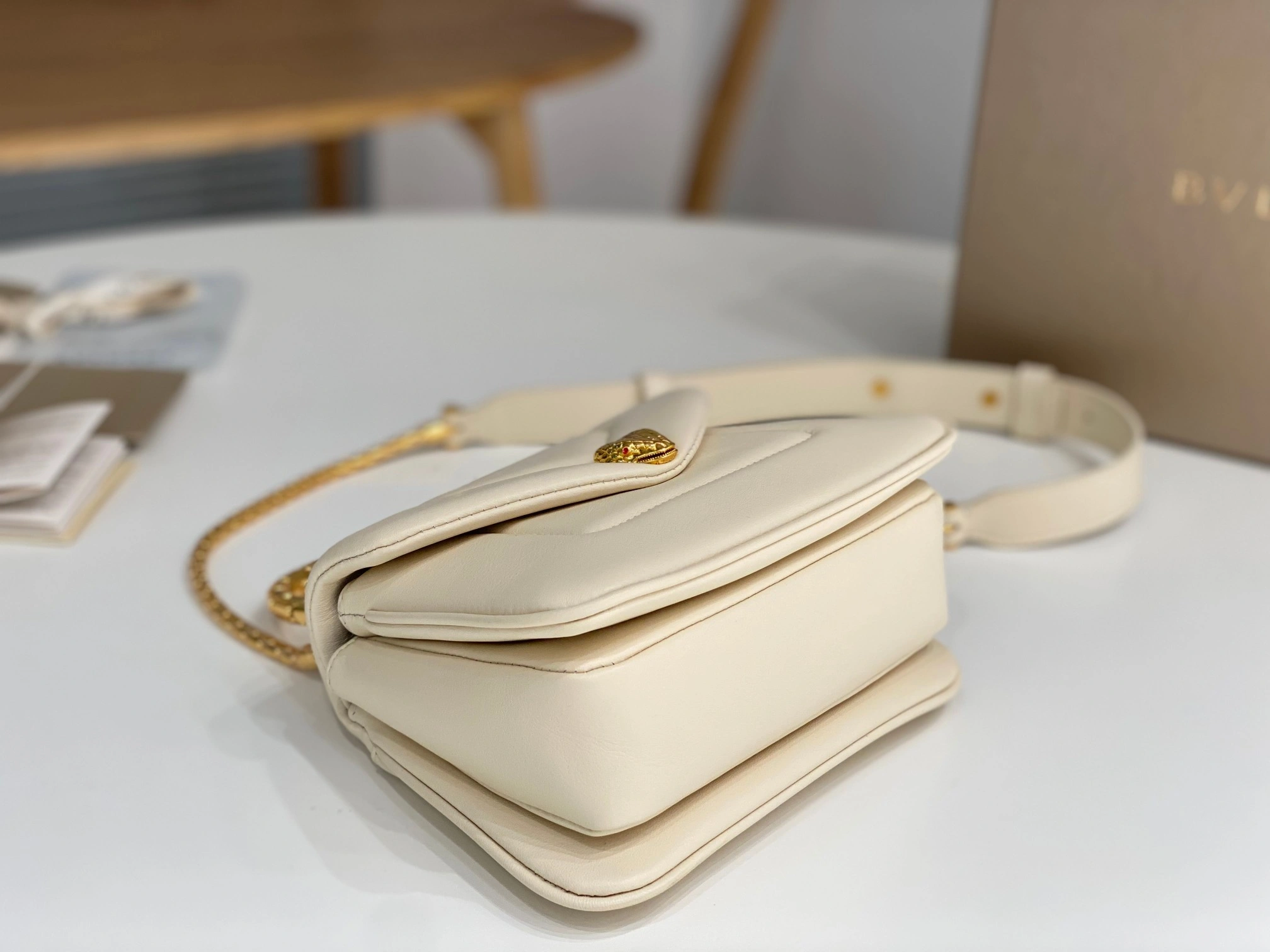 MOMO-- 292128 high quality version item：C-B063G2108R