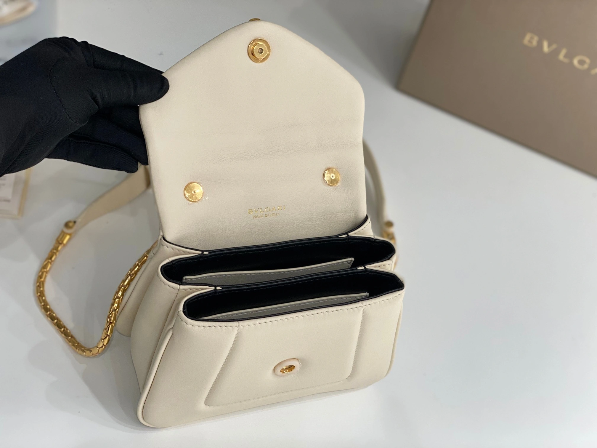 MOMO-- 292128 high quality version item：C-B063G2108R