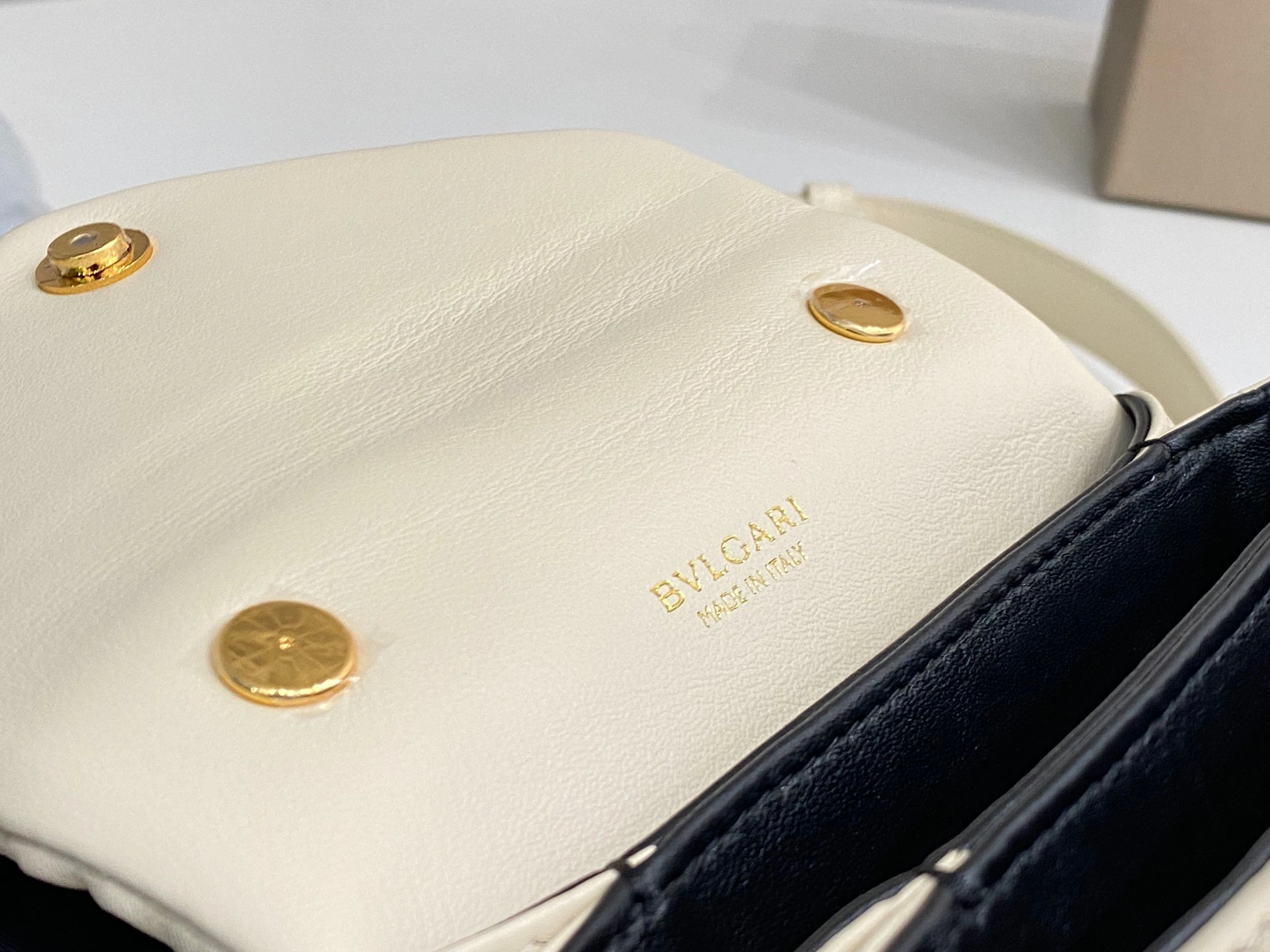 MOMO-- 292128 high quality version item：C-B063G2108R