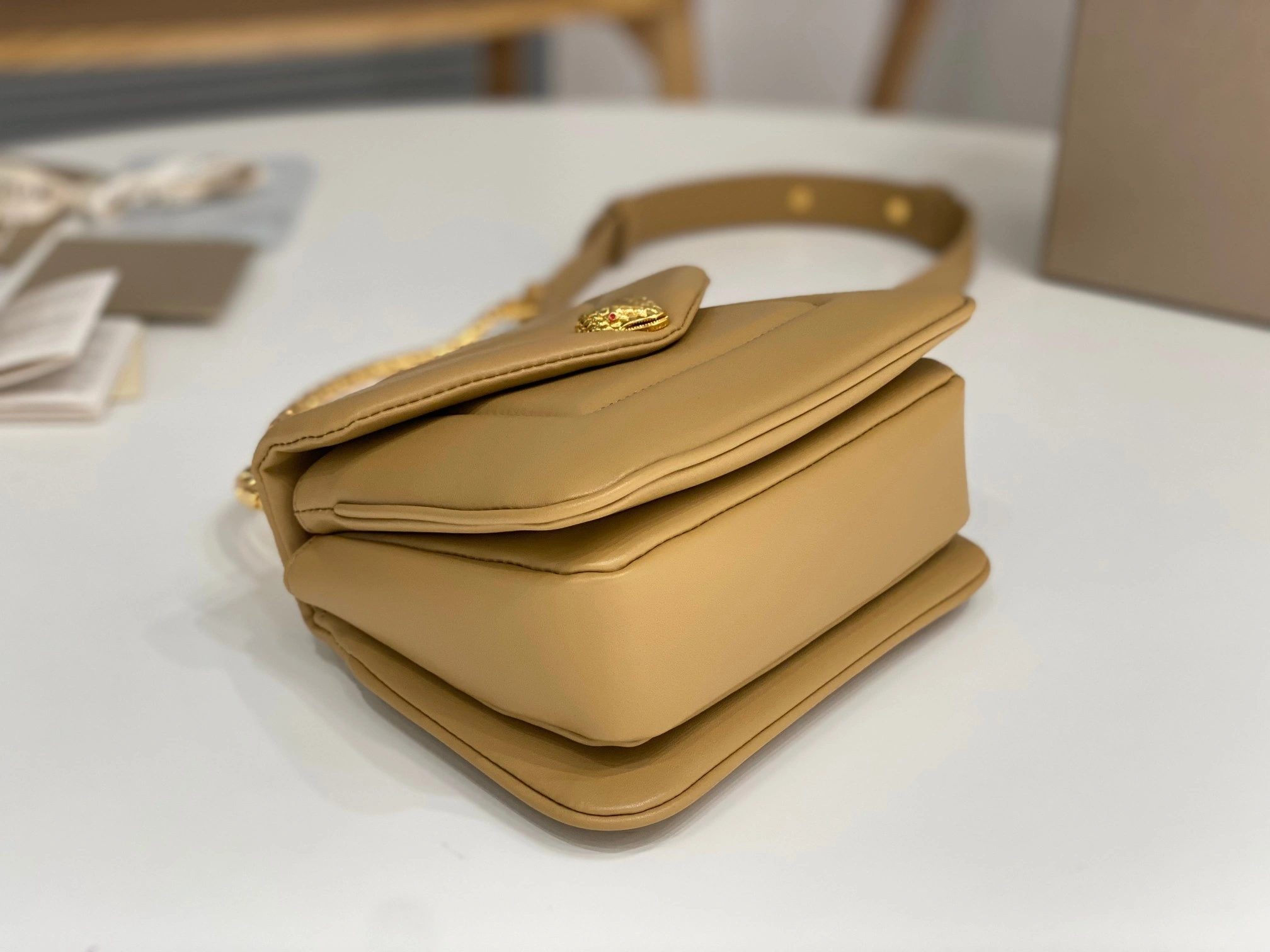MOMO-- 292129 high quality version item：C-B063G2107R