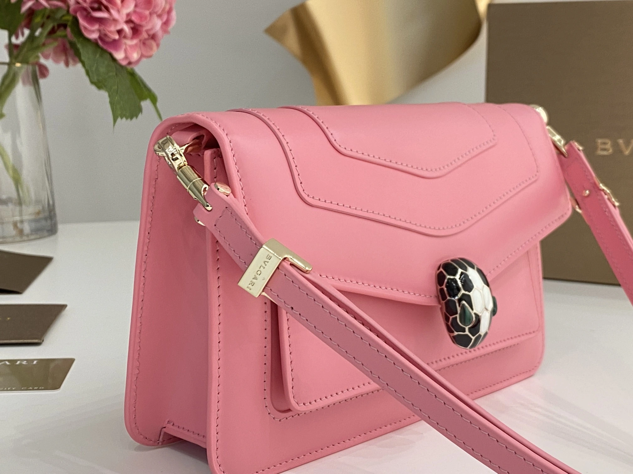 MOMO-- 292320 item:D-B063A1597