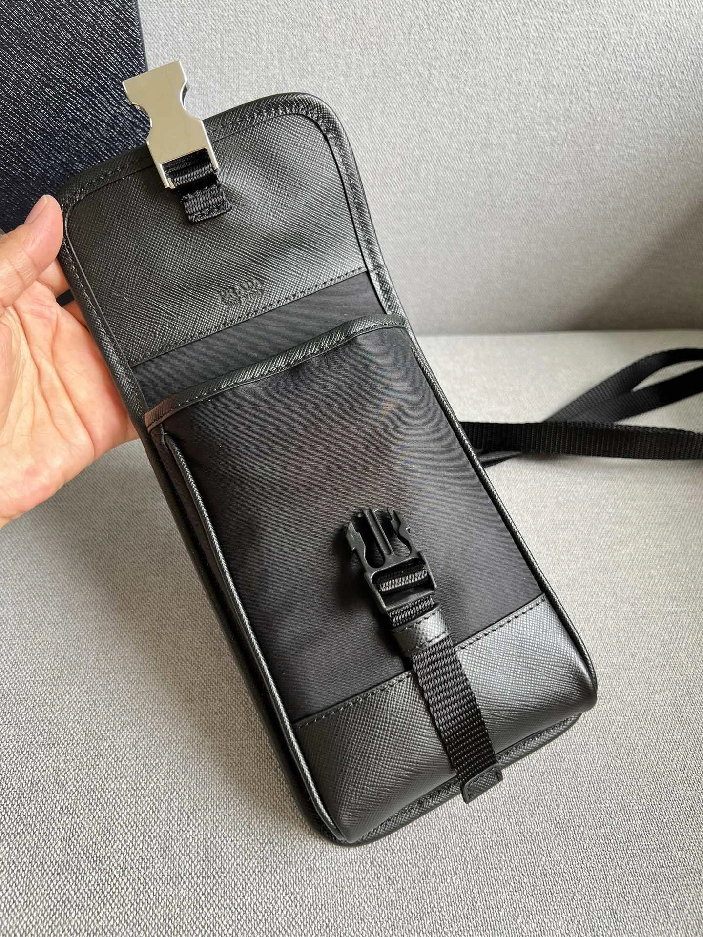 MOMO-- 2ZH109-2DMH-F0002 item:D-B000A2407R