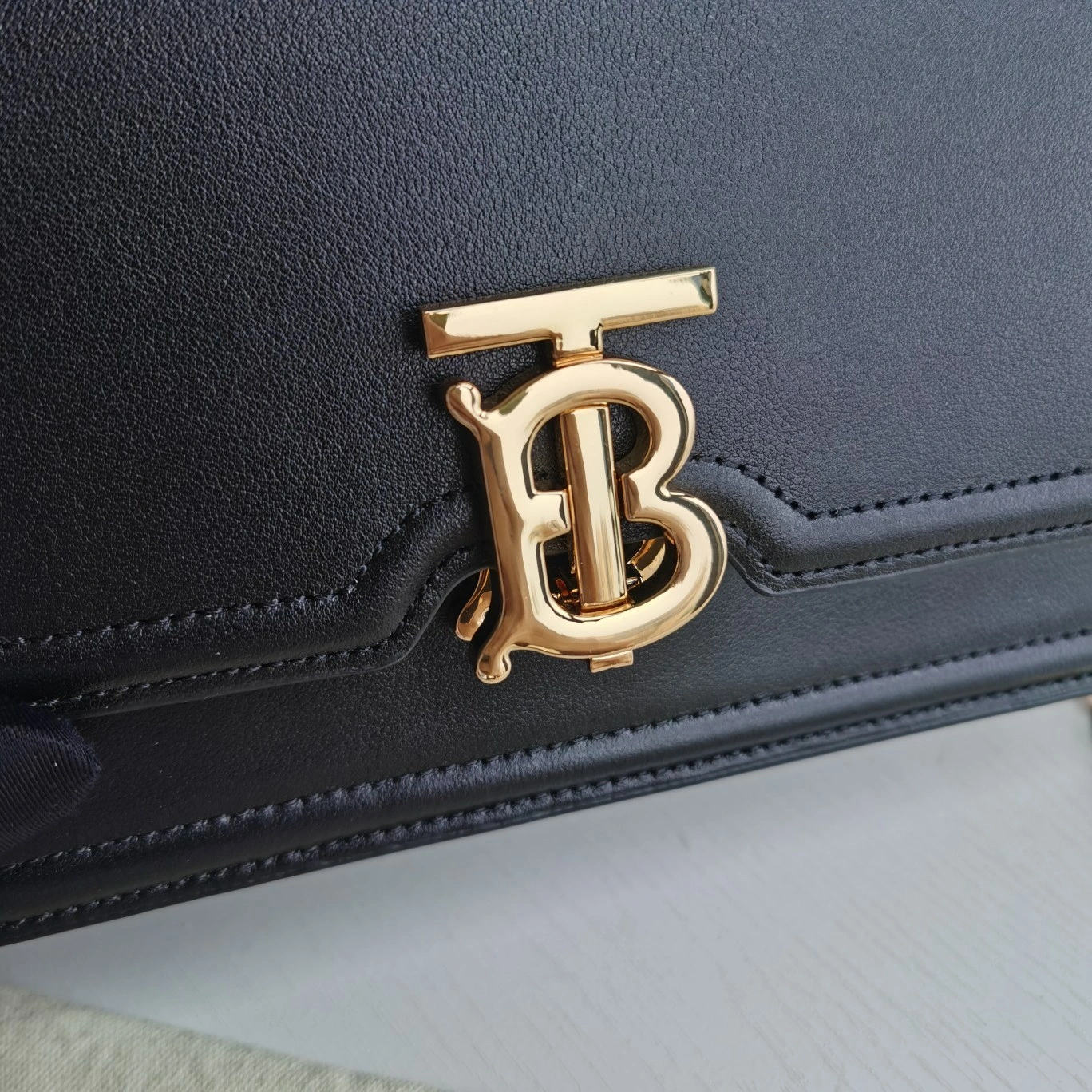 MOMO-- 2ur25rry 80490141 Calfskin item:D-B000F1905