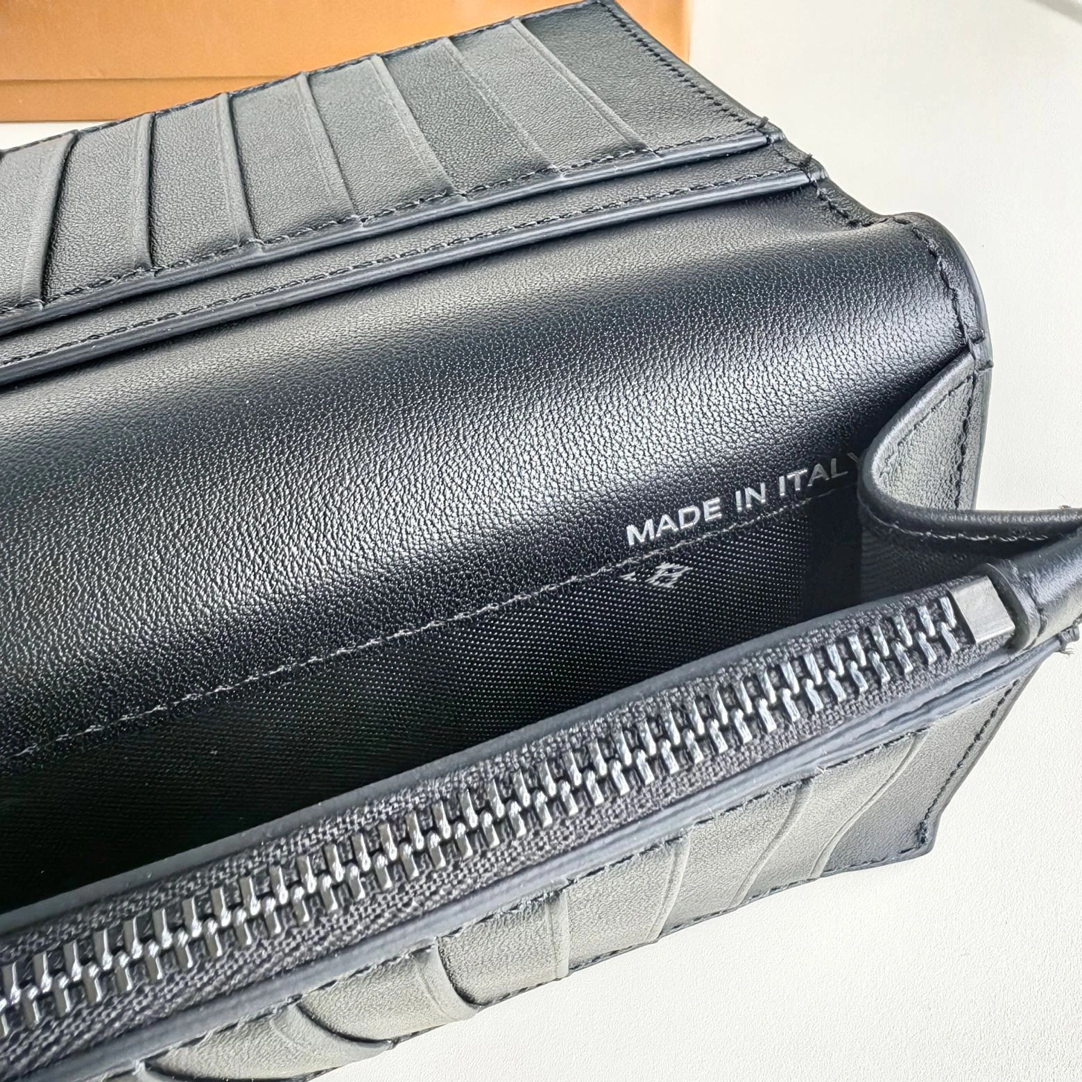 MOMO-- 2ur25rry 80547851 Calfskin item:D-B000F1983