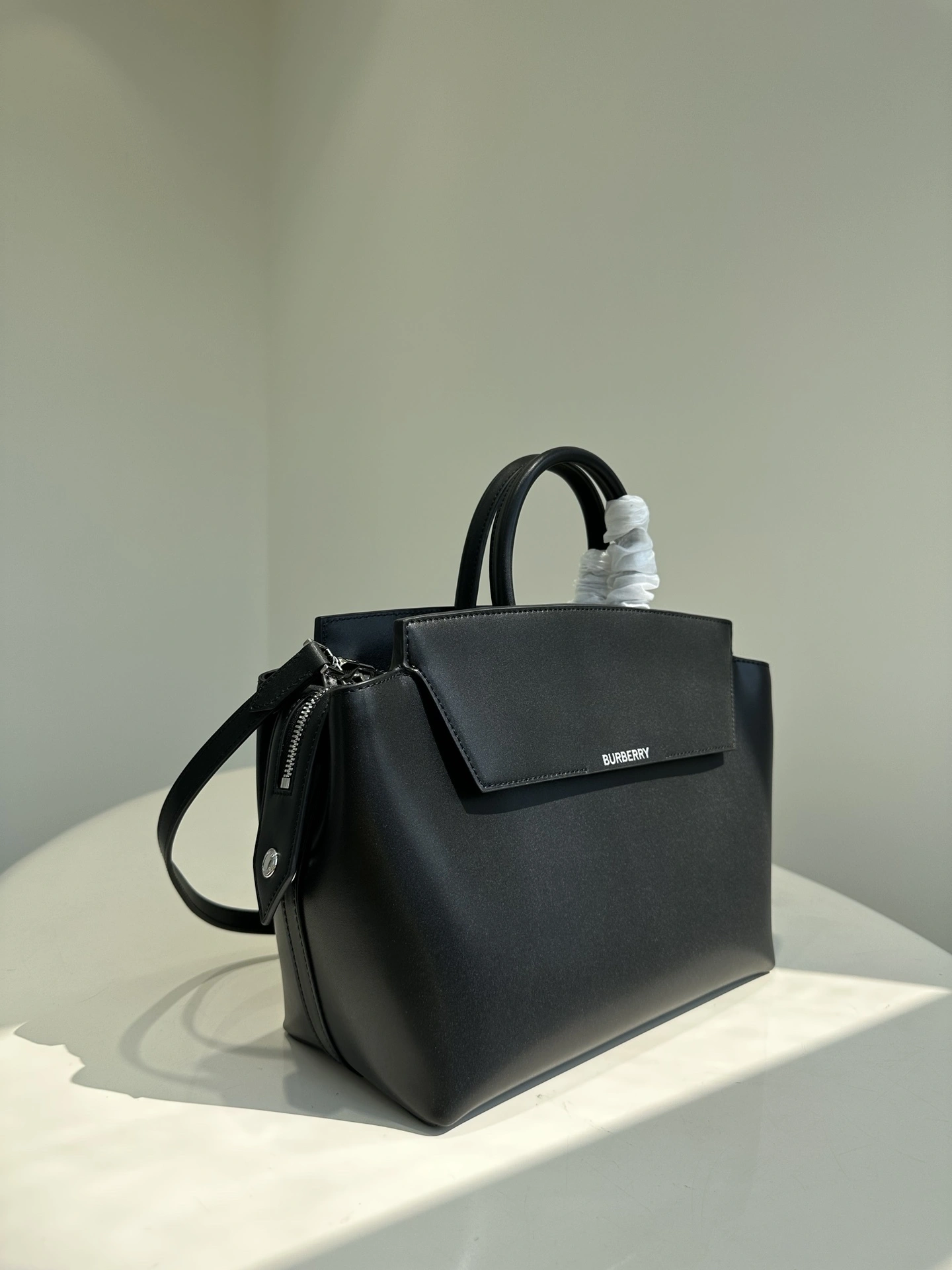 MOMO-- 2ur25rry 8061090 Catherine Calfskin item:D-B432F2104