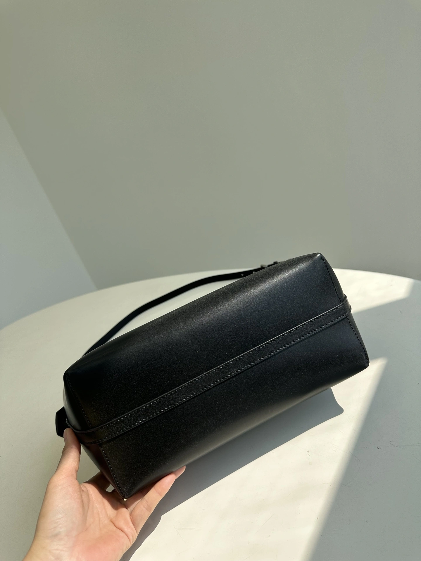 MOMO-- 2ur25rry 8061090 Catherine Calfskin item:D-B432F2104