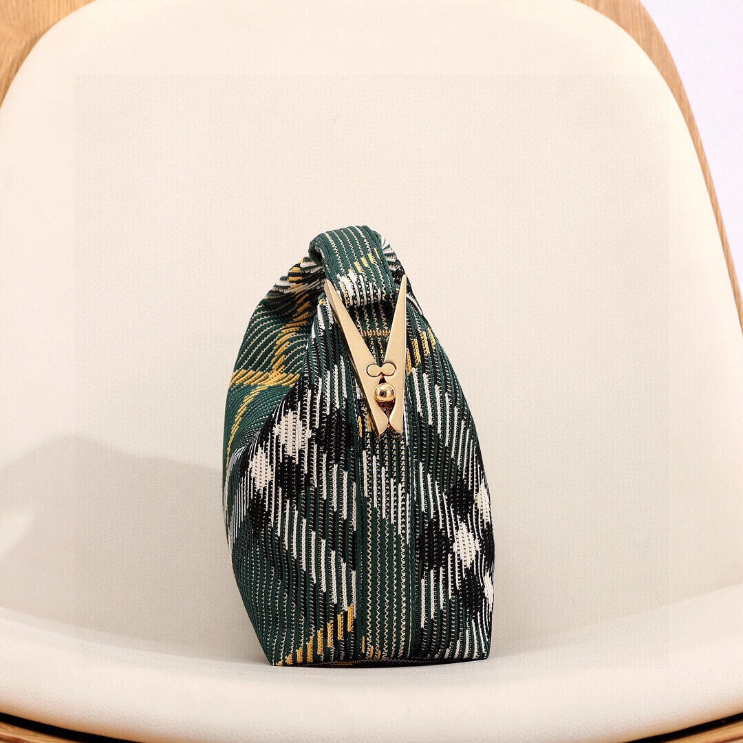 MOMO-- 2ur25rry 80820421 high quality version peg item:E-B000K0518