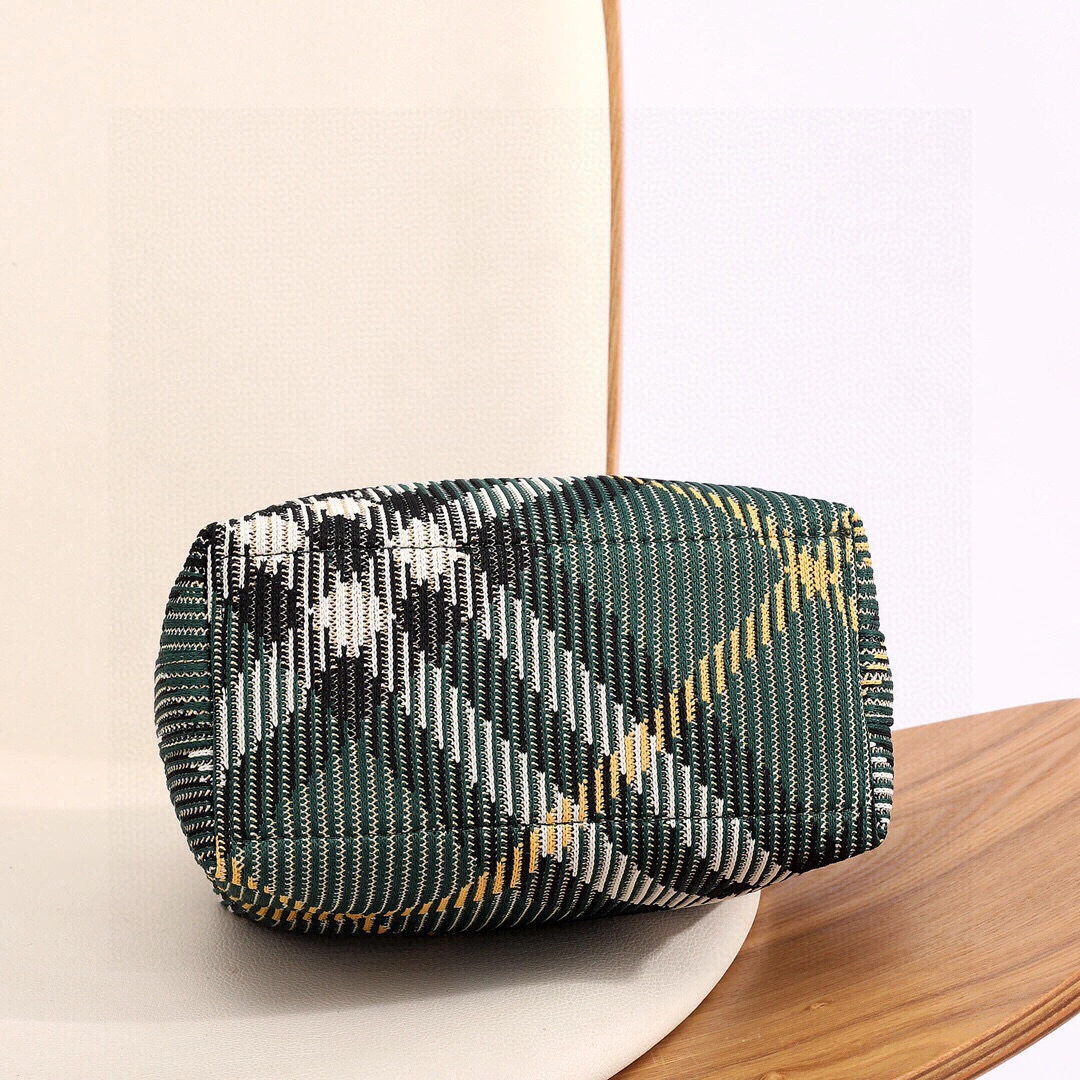 MOMO-- 2ur25rry 80820421 high quality version peg item:E-B000K0518