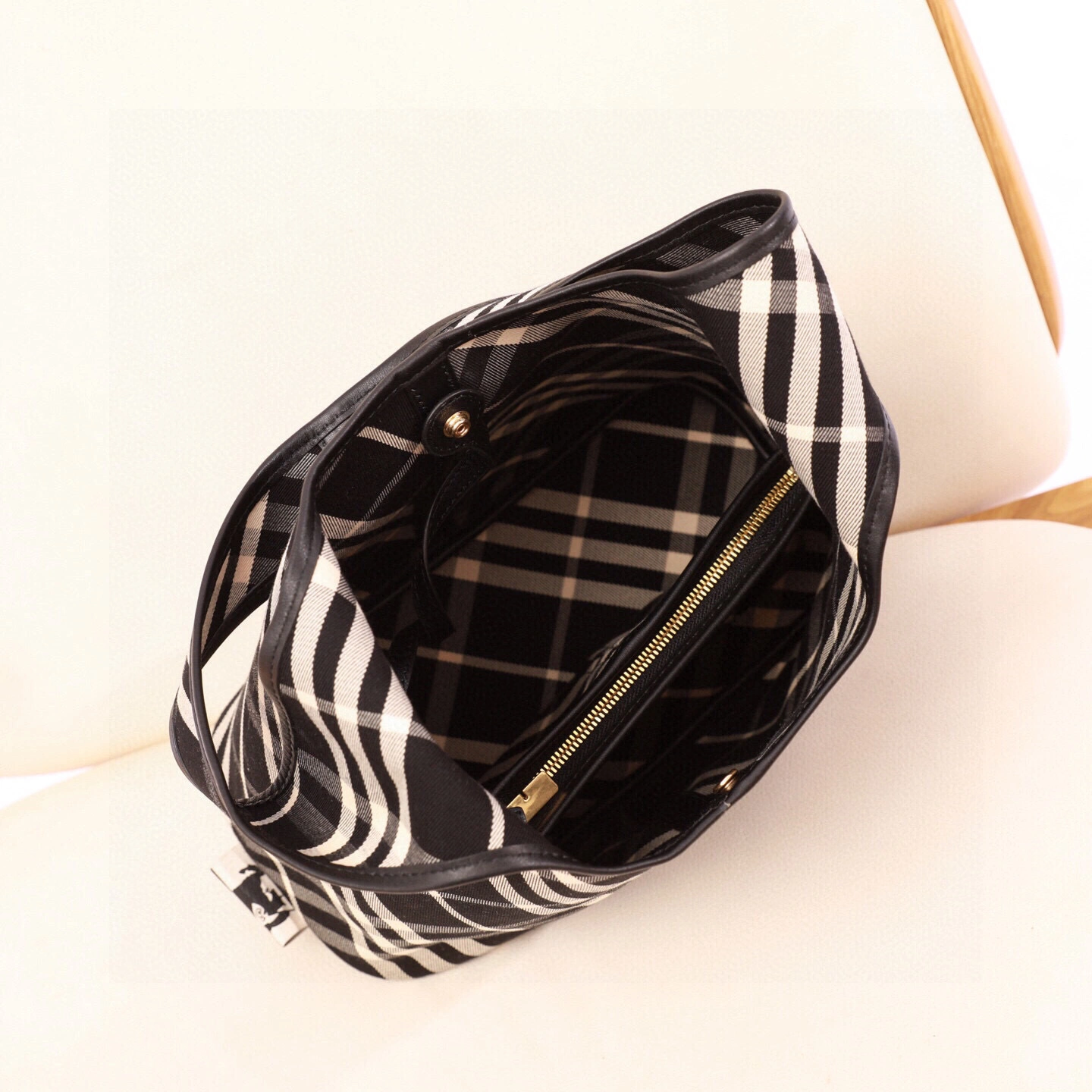 MOMO-- 2ur25rry 80946791 high quality version item:E-B000K0523