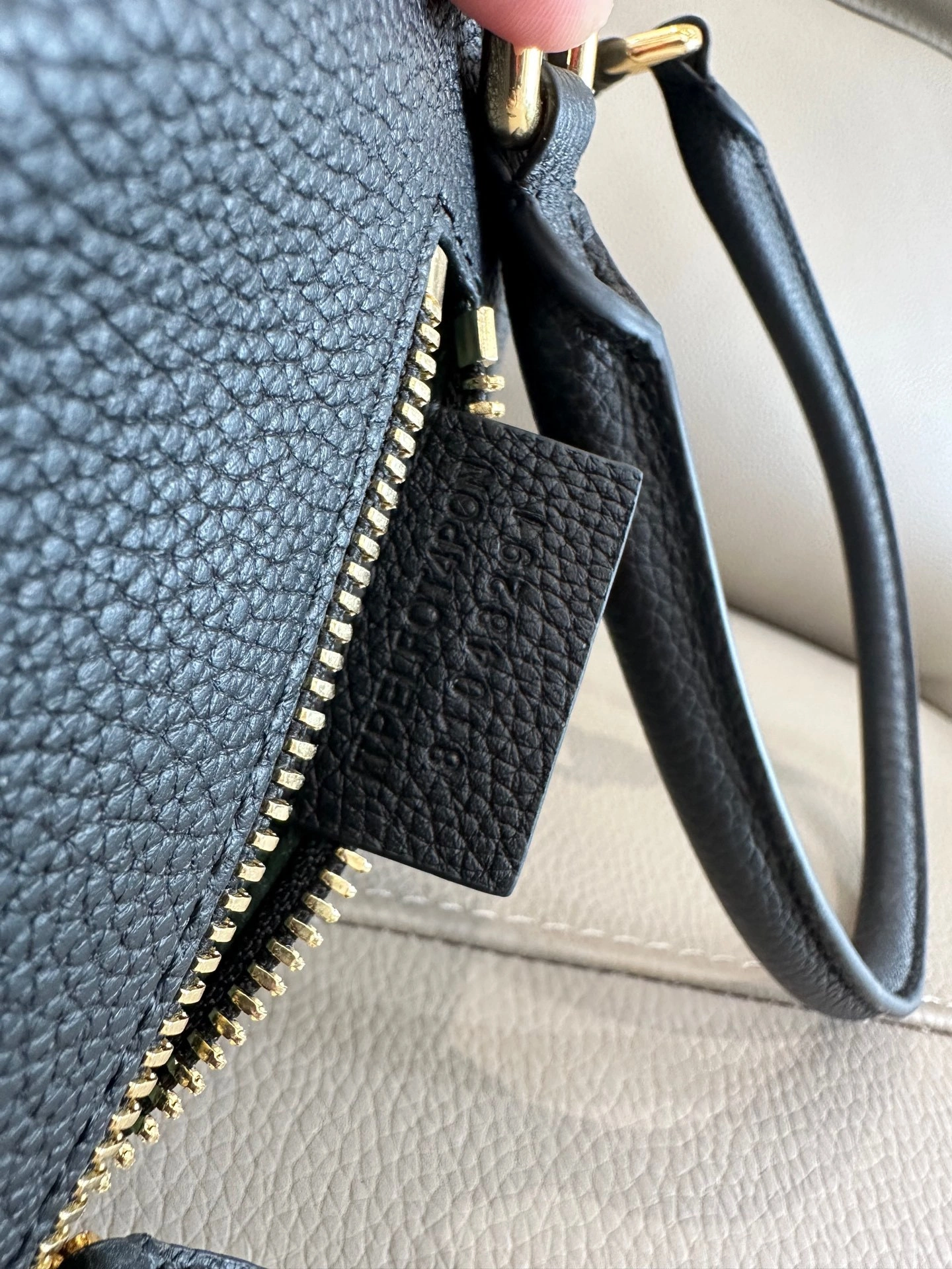 MOMO-- 2ur25rry 81048291 high quality version Calfskin item:E-B100B2642