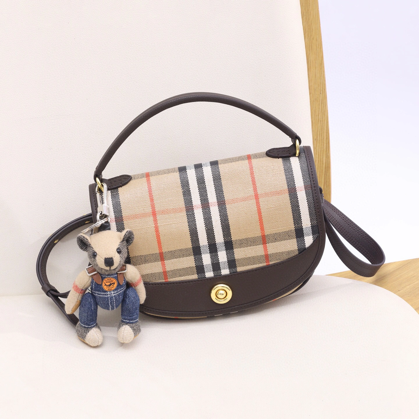 MOMO-- 2ur25rry 81121601 high quality version item:E-B000K0507