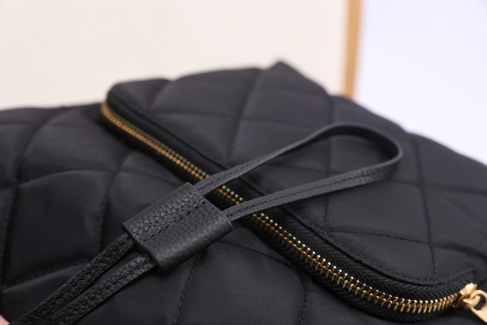 MOMO-- 2ur25rry 81143941 high quality version item:E-B000L1813T