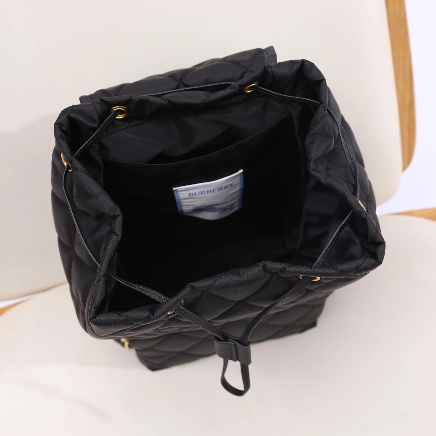 MOMO-- 2ur25rry 81143941 high quality version item:E-B000L1813T