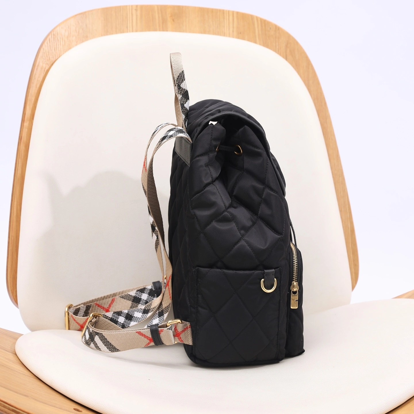 MOMO-- 2ur25rry 81143941 high quality version item:E-B000L1813T