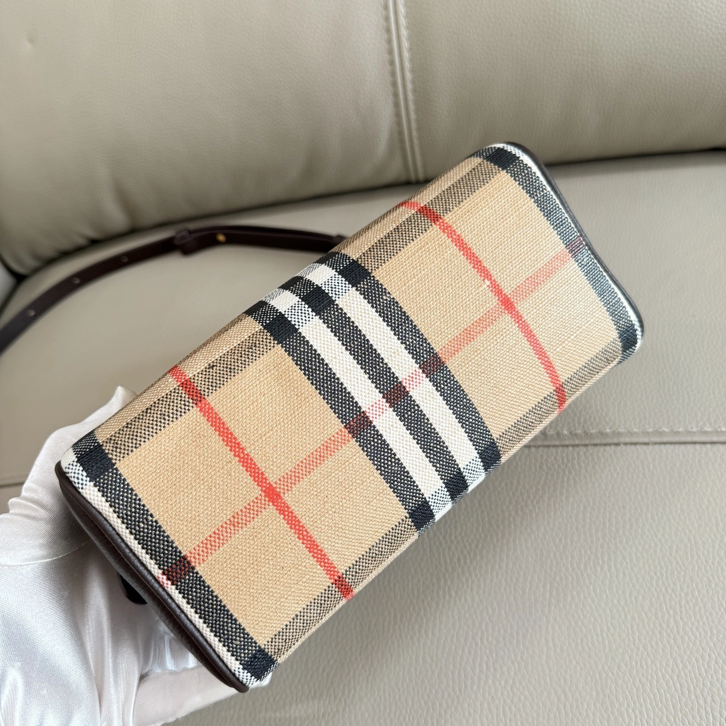 MOMO-- 2ur25rry 81152811 high quality version Highlands Calfskin item:E-B000K0508