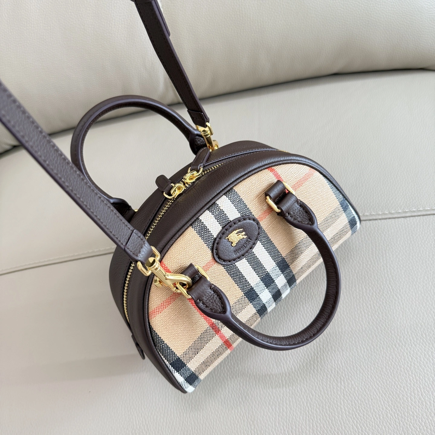 MOMO-- 2ur25rry 81152811 high quality version Highlands Calfskin item:E-B000K0508
