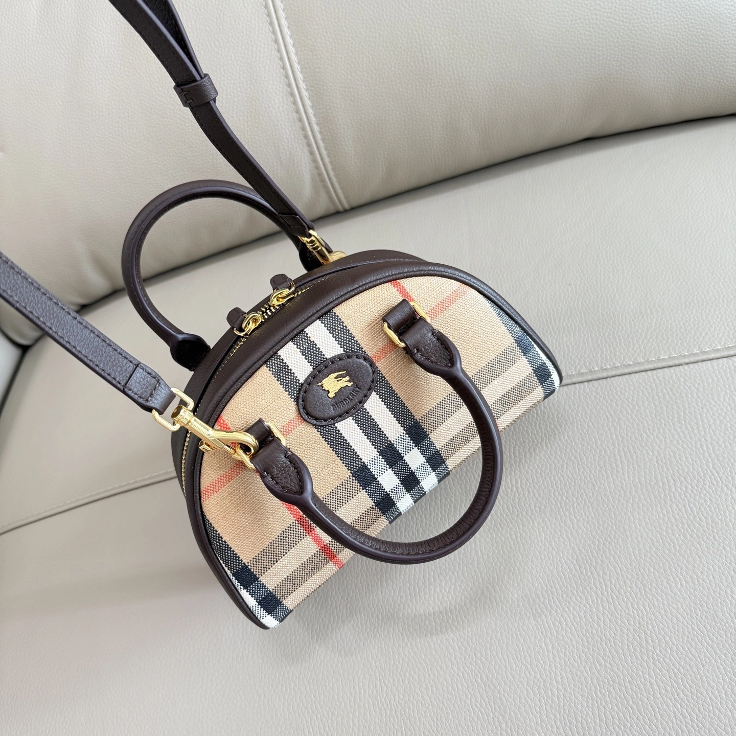 MOMO-- 2ur25rry 81152811 high quality version Highlands Calfskin item:E-B000K0508