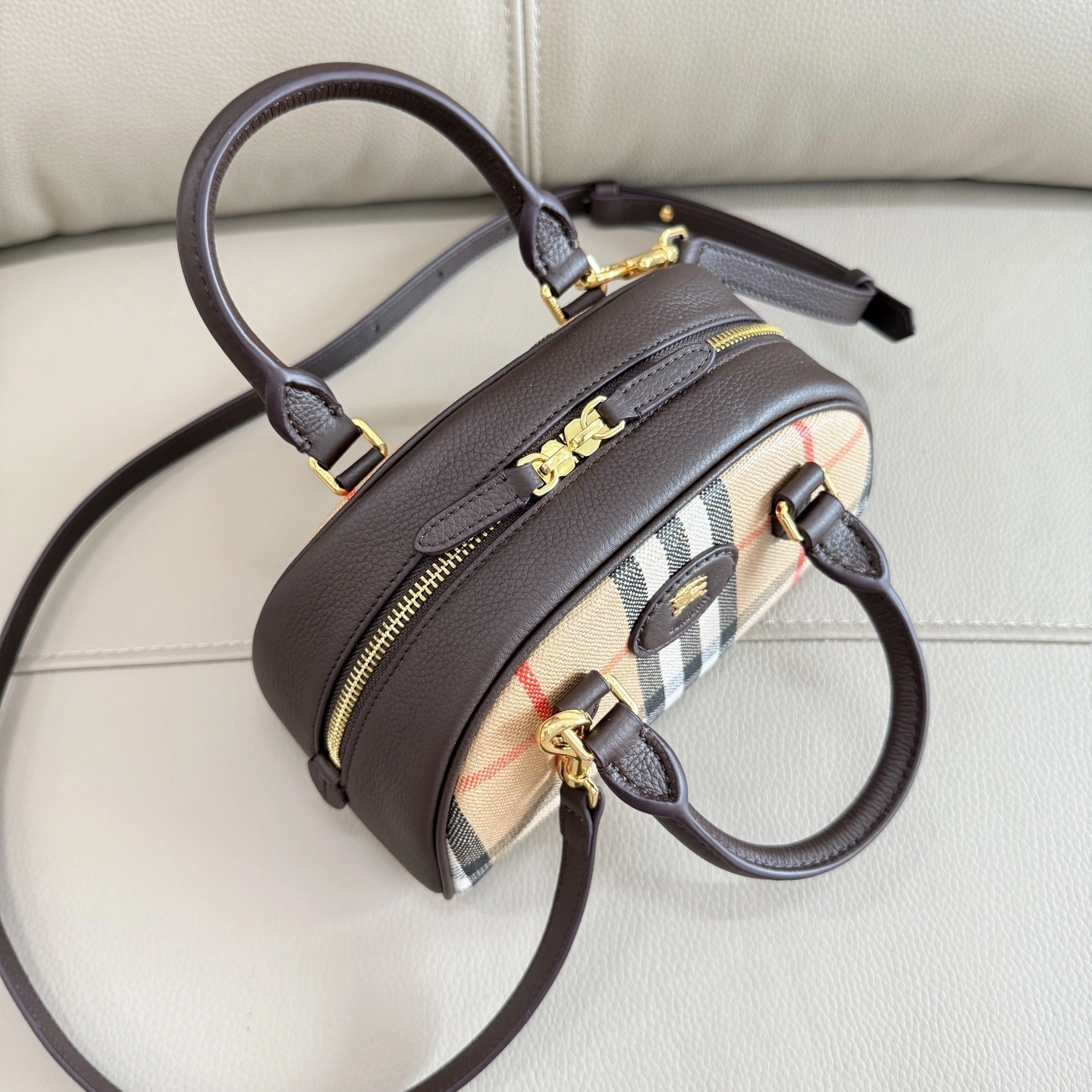 MOMO-- 2ur25rry 81152811 high quality version Highlands Calfskin item:E-B000K0508