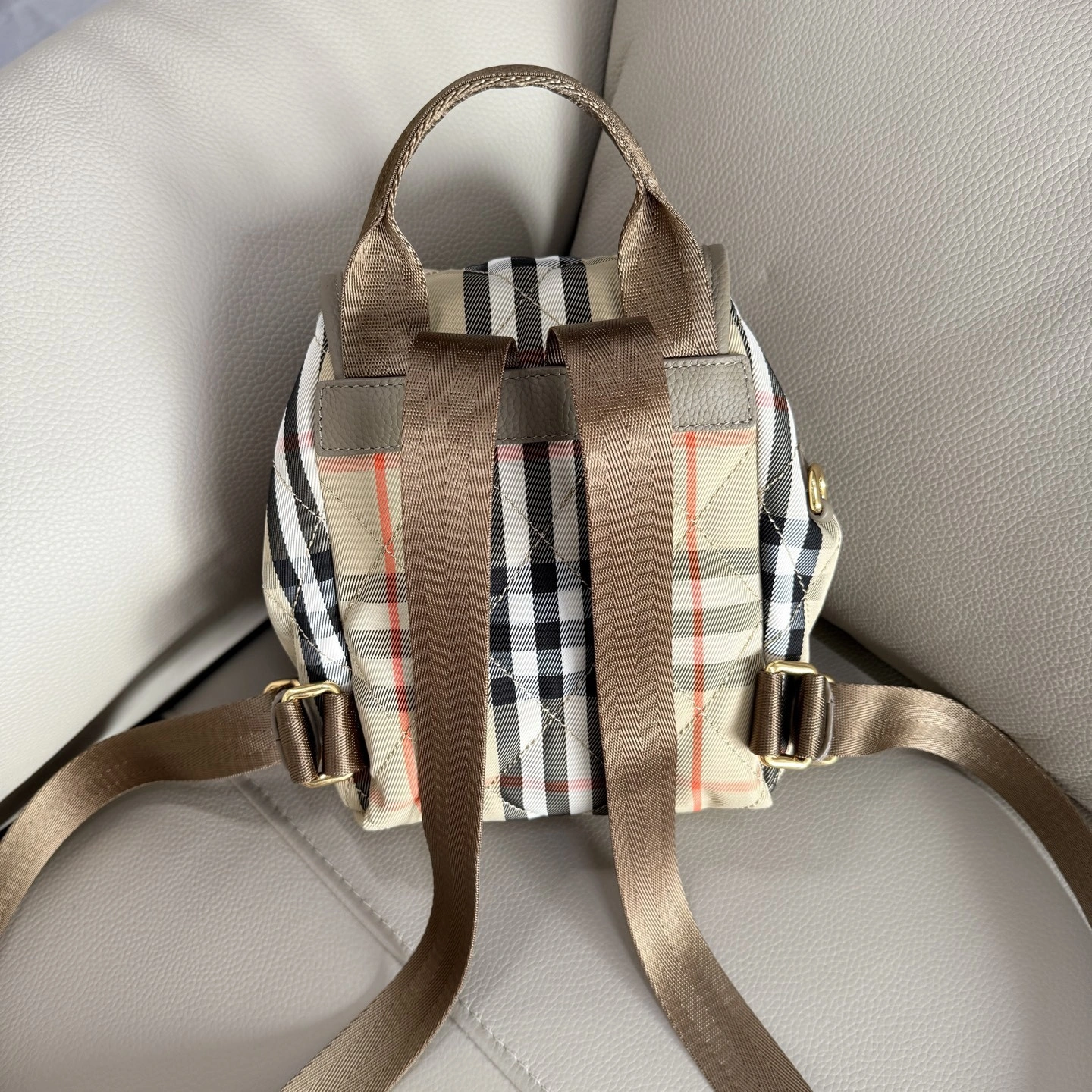 MOMO-- 2ur25rry 81189091 high quality version Horseshoe item:E-B564L1811T