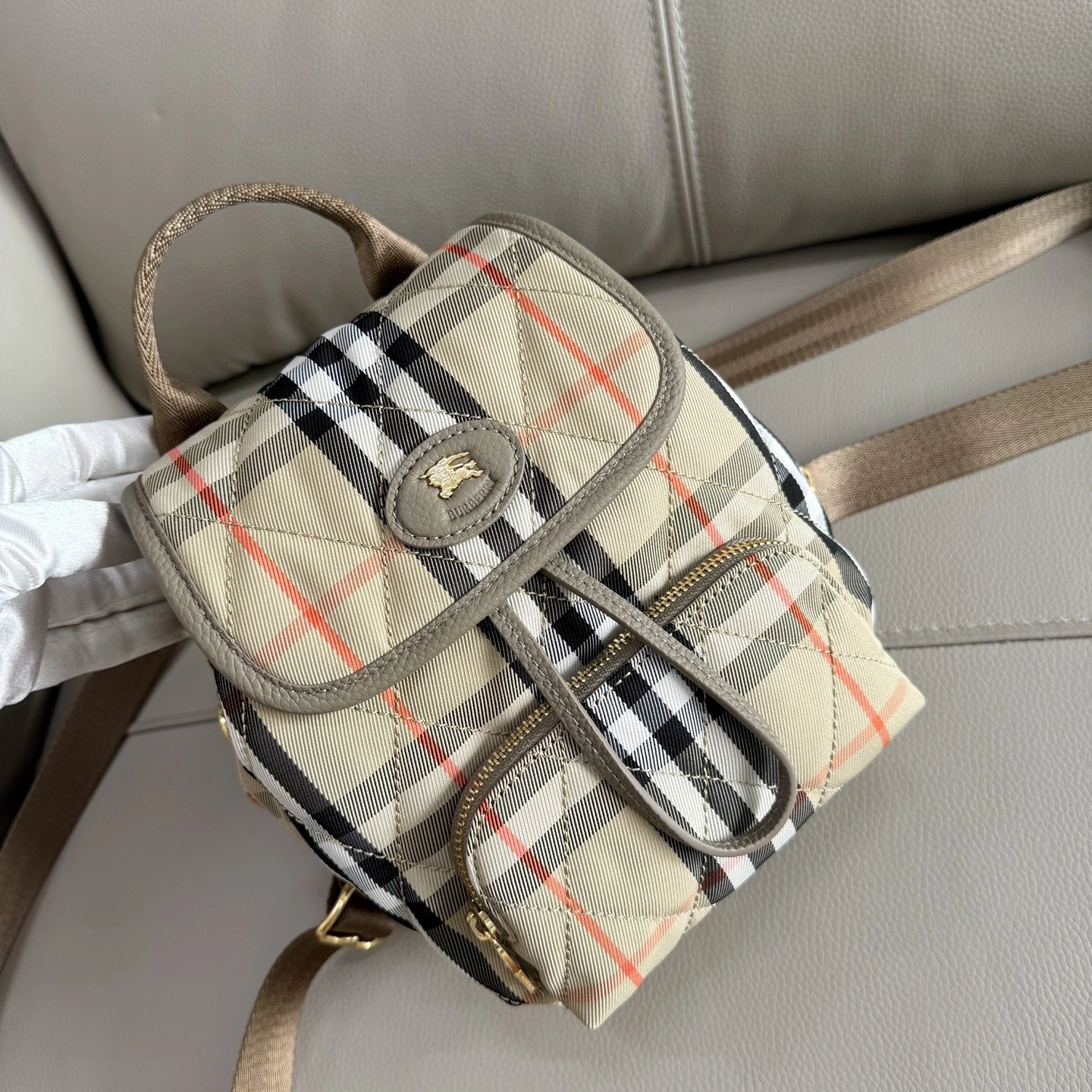 MOMO-- 2ur25rry 81189091 high quality version Horseshoe item:E-B564L1811T