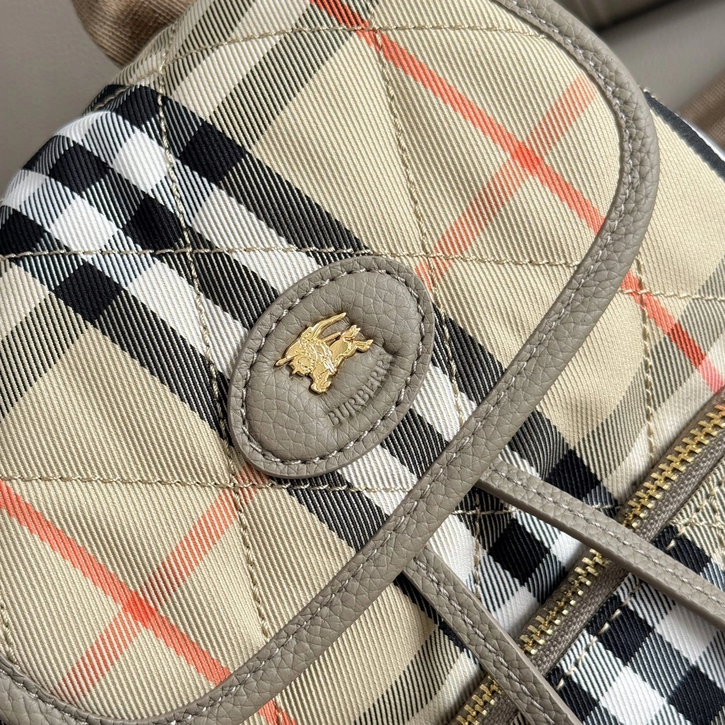 MOMO-- 2ur25rry 81189091 high quality version Horseshoe item:E-B564L1811T