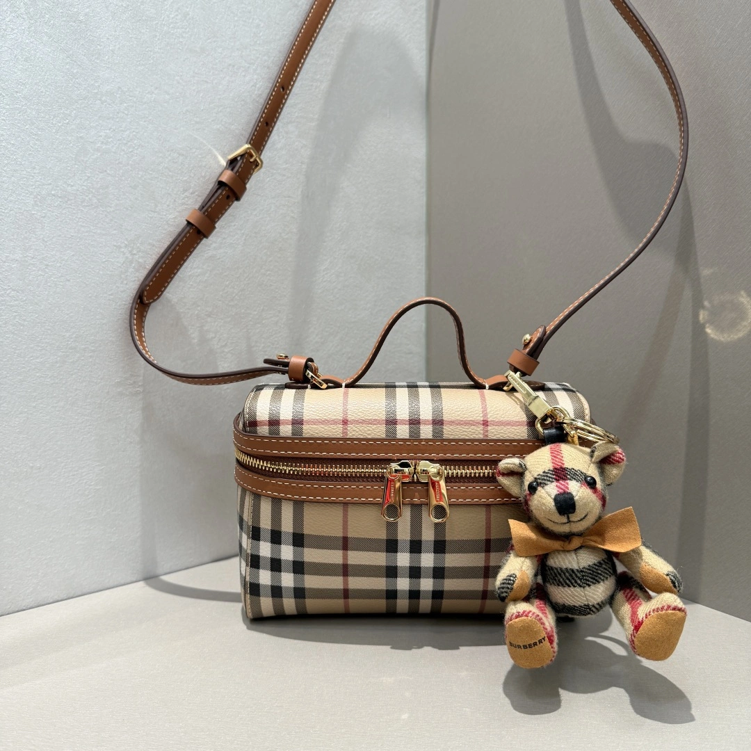 MOMO-- 2ur25rry 81205251 high quality version item:E-B000L0709T