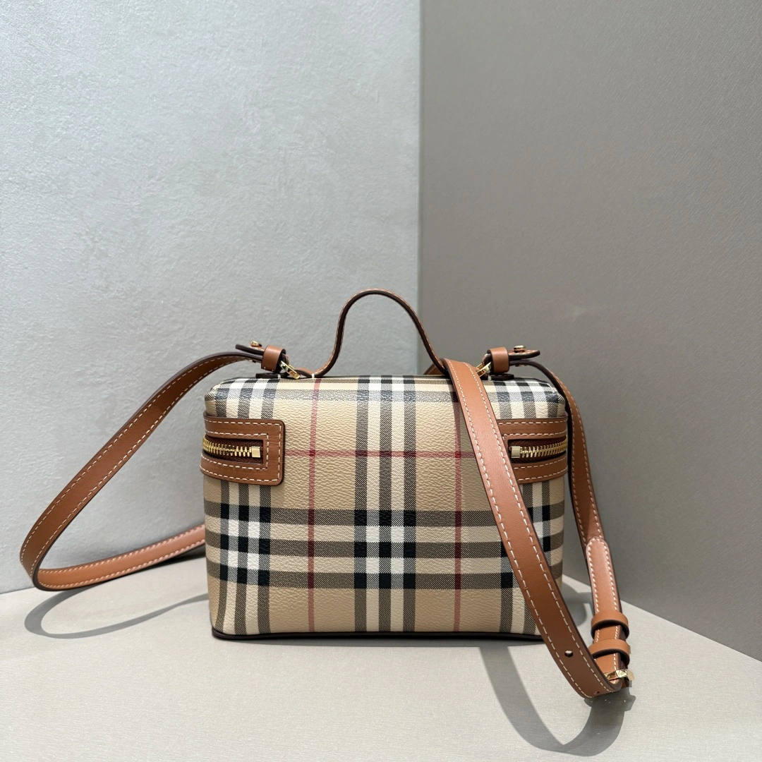 MOMO-- 2ur25rry 81205251 high quality version item:E-B000L0709T
