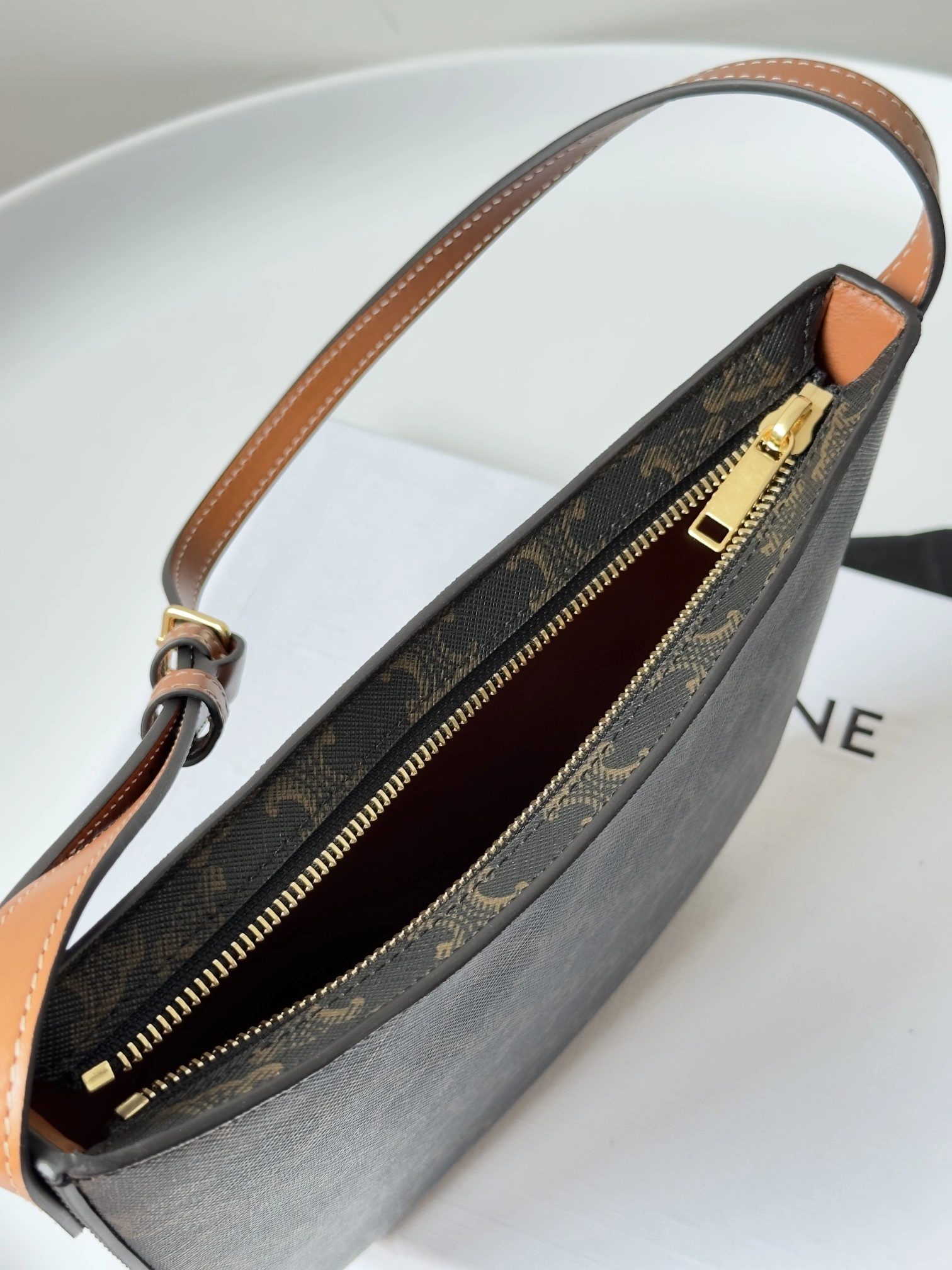 MOMO-- 358i95 112272CUZ-04LU item:D-B000F1914