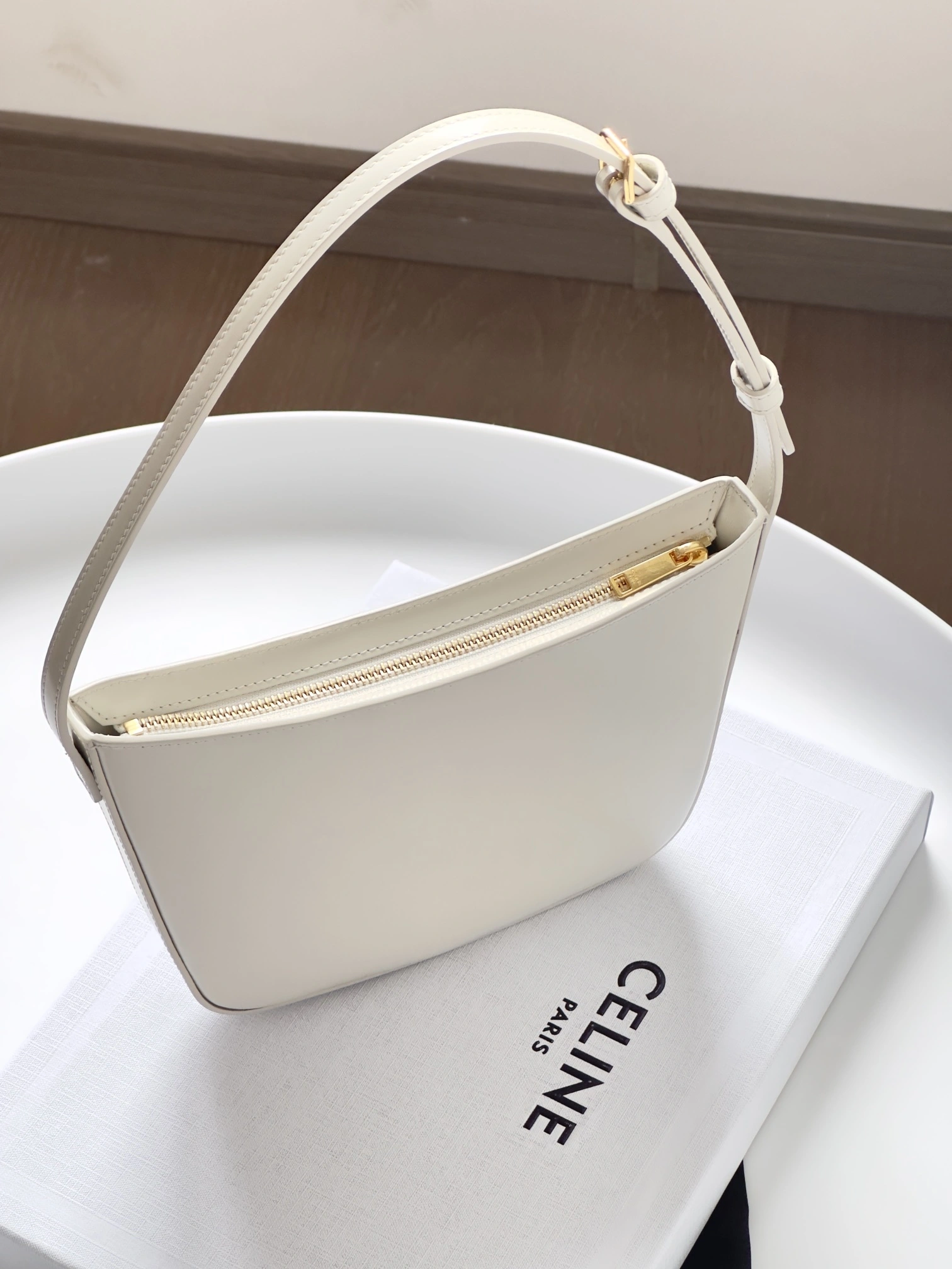 MOMO-- 358i95 112273EWT-01HT item:D-B000F1915