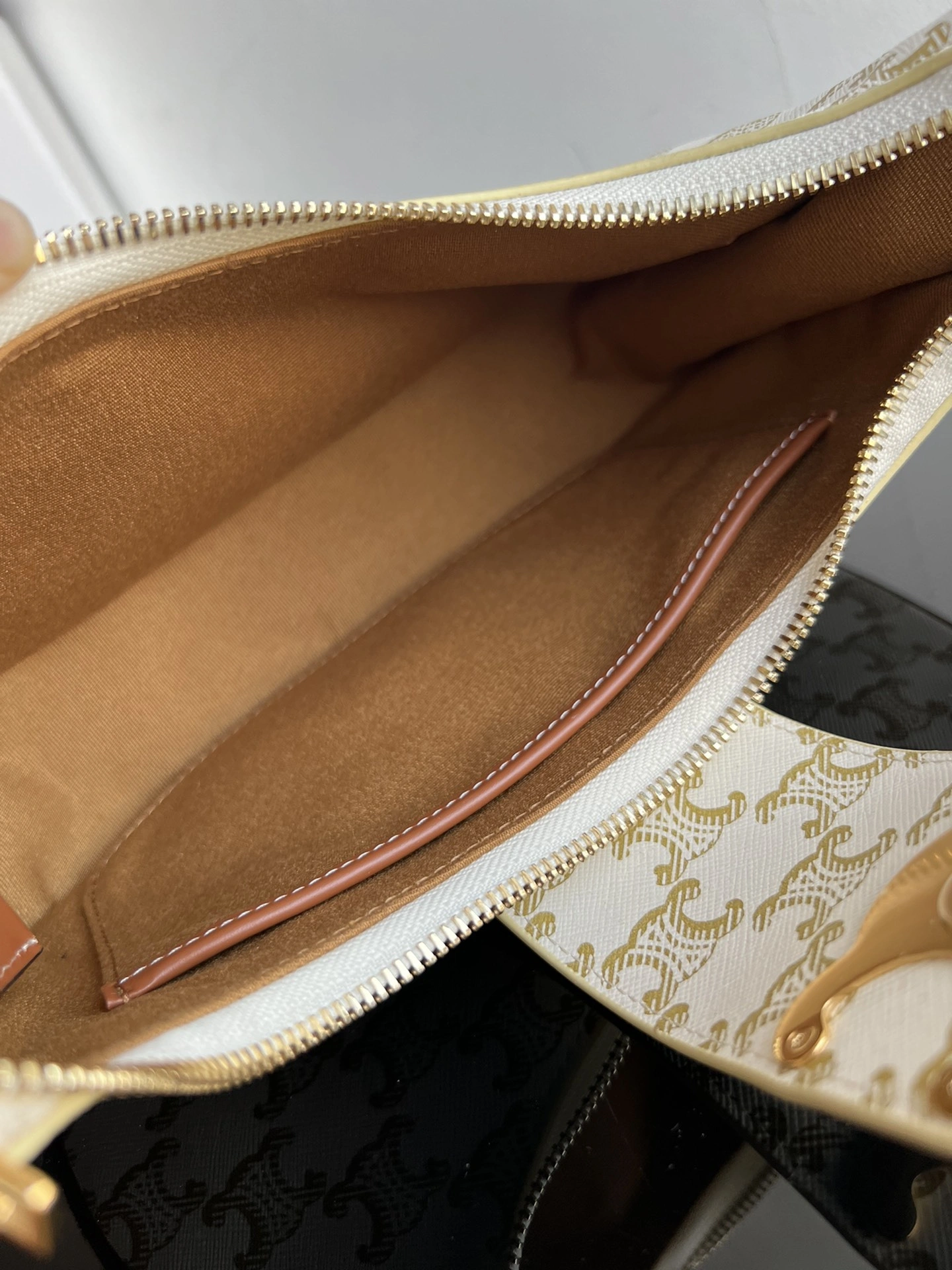 MOMO-- 358i95 114492BZJ-01BC cowhide item:D-B000H0118
