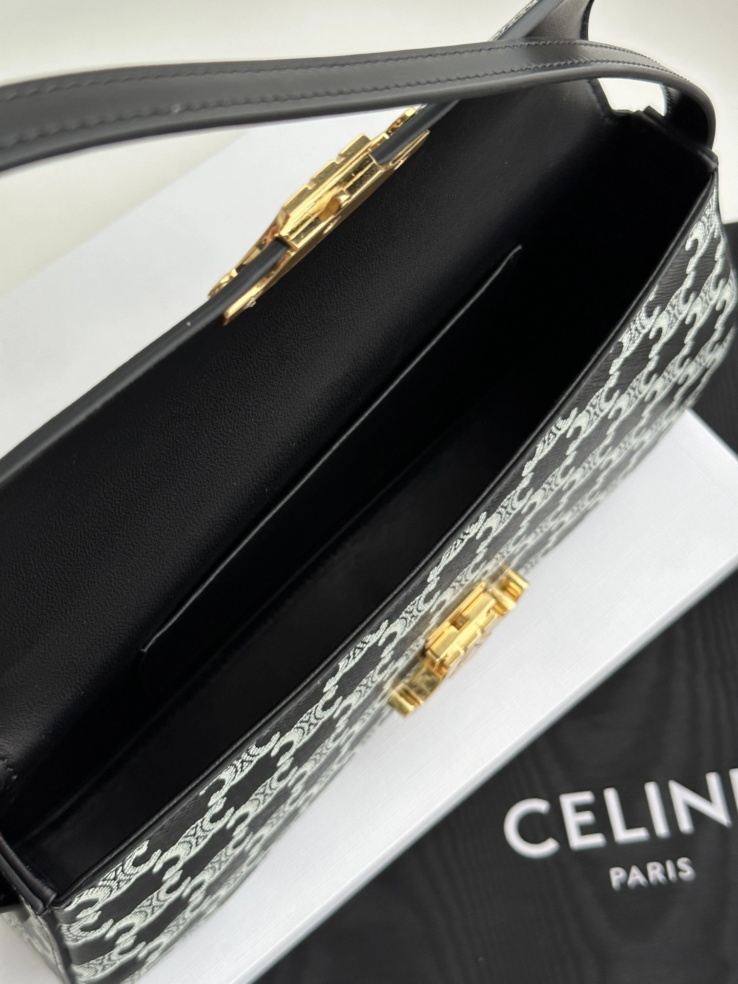 MOMO-- 358i95 115532FQO-38NO Calfskin sheepskin item:D-B000F1979