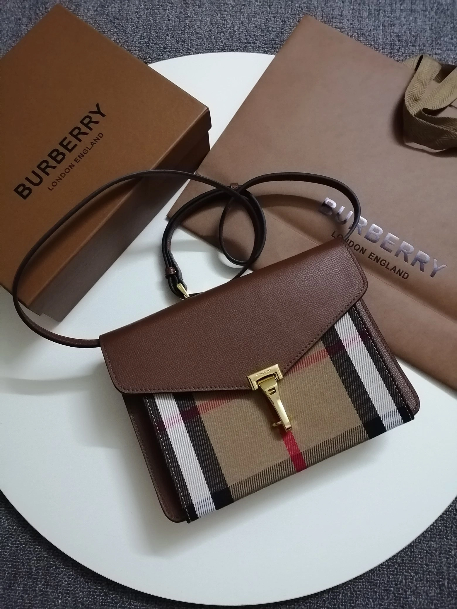 MOMO-- 39808261 item:D-B278A2258R