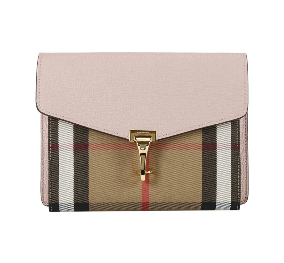 MOMO-- 3997187 item:D-B278A2235R