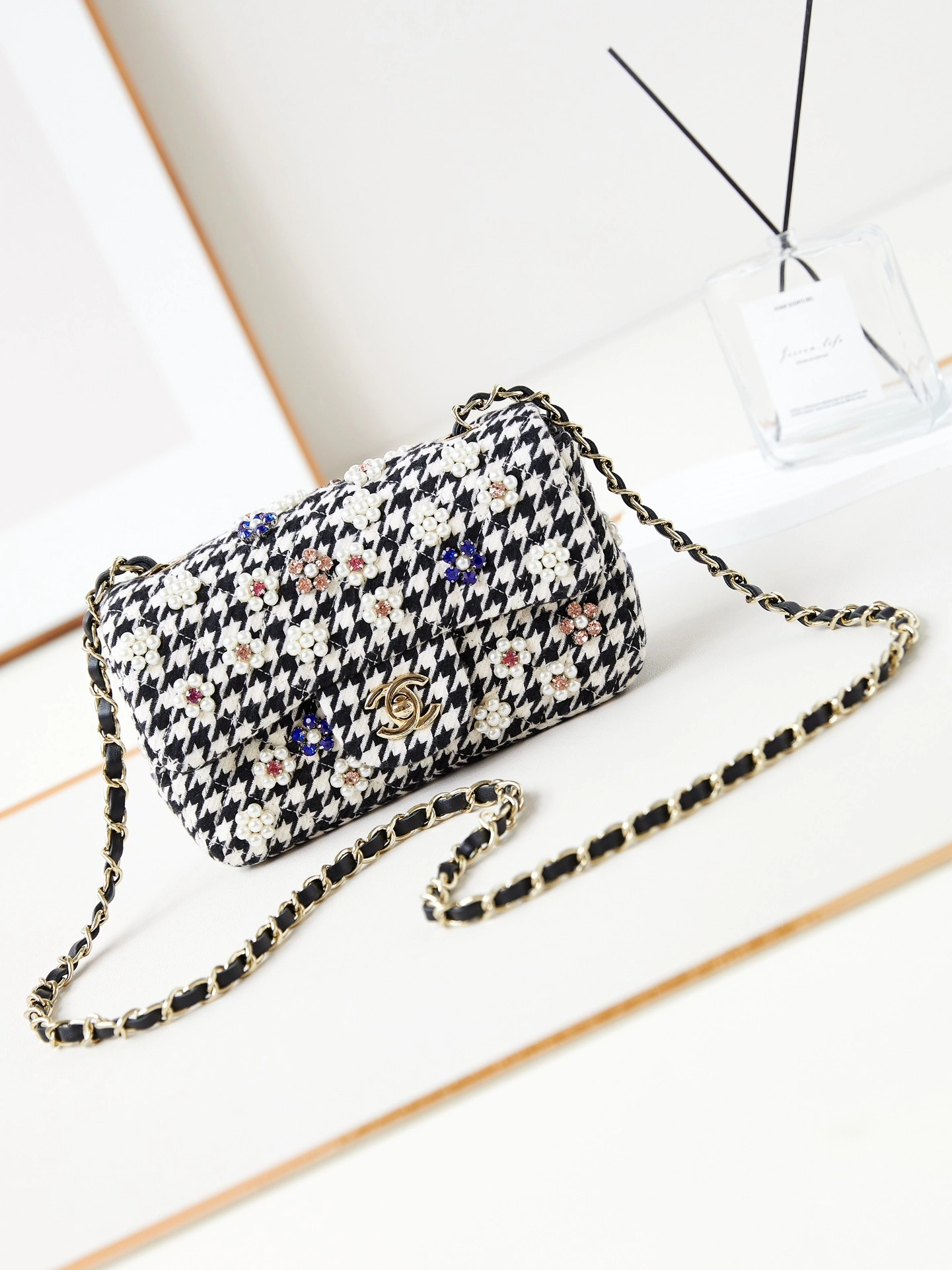 MOMO-- 3h1958 A69900 B17143 NZC08 high quality version sheepskin item:D-B000L2546