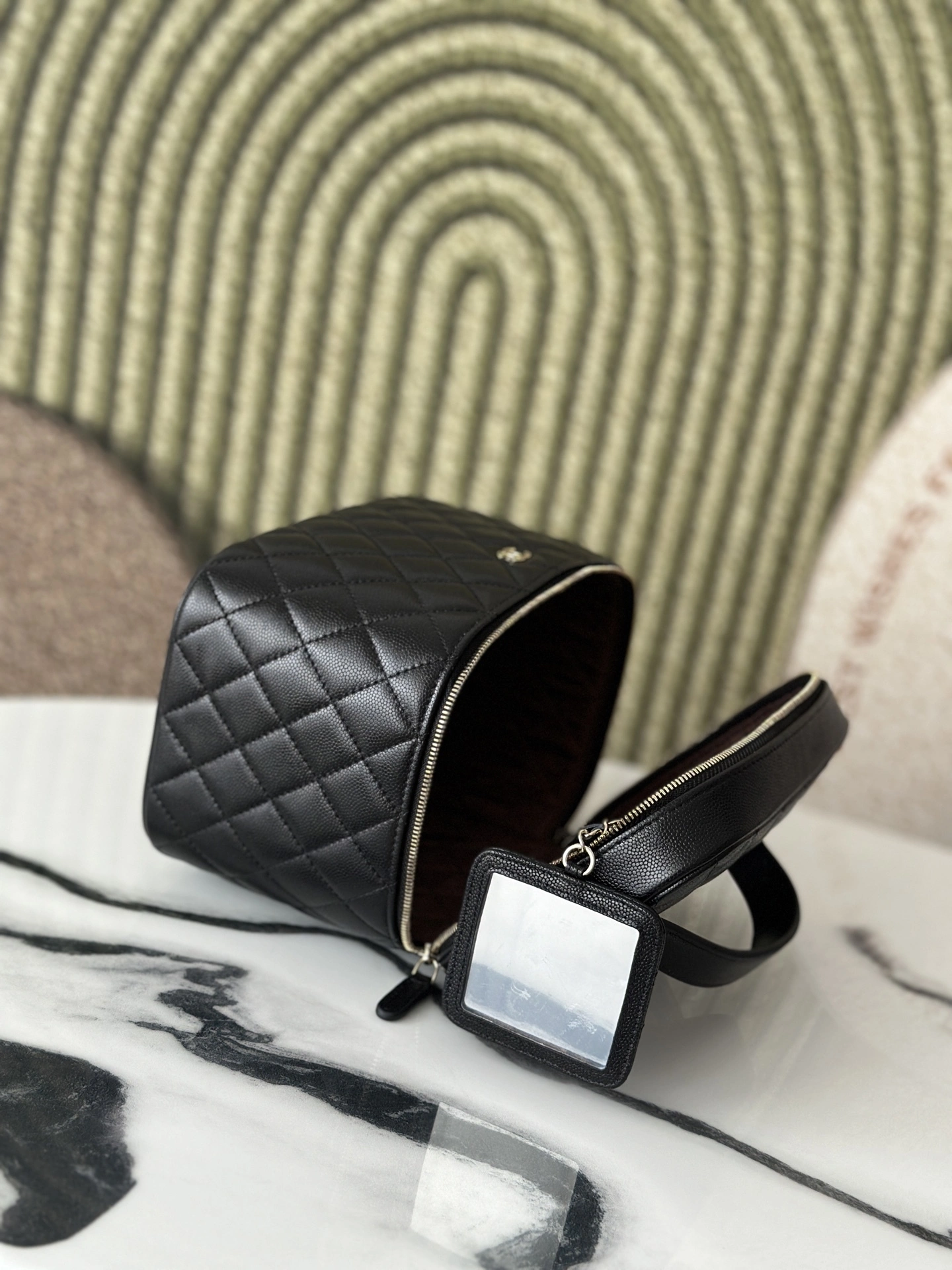 MOMO-- 3h1958 AP2573-Y33352-C3906 high quality version cowhide item:E-B000K1835
